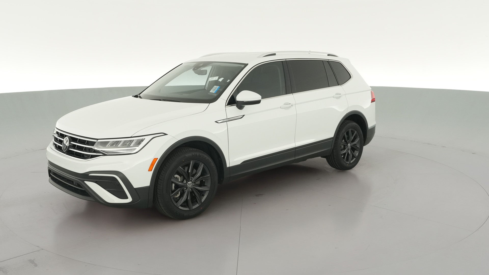 2024 Volkswagen Tiguan vehicle photo