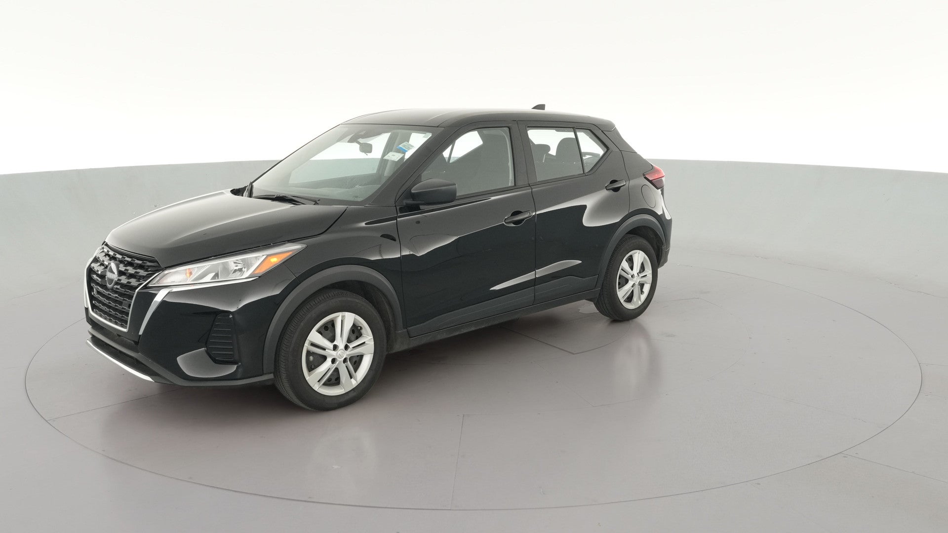 2025 Nissan Kicks Play vehicle photo