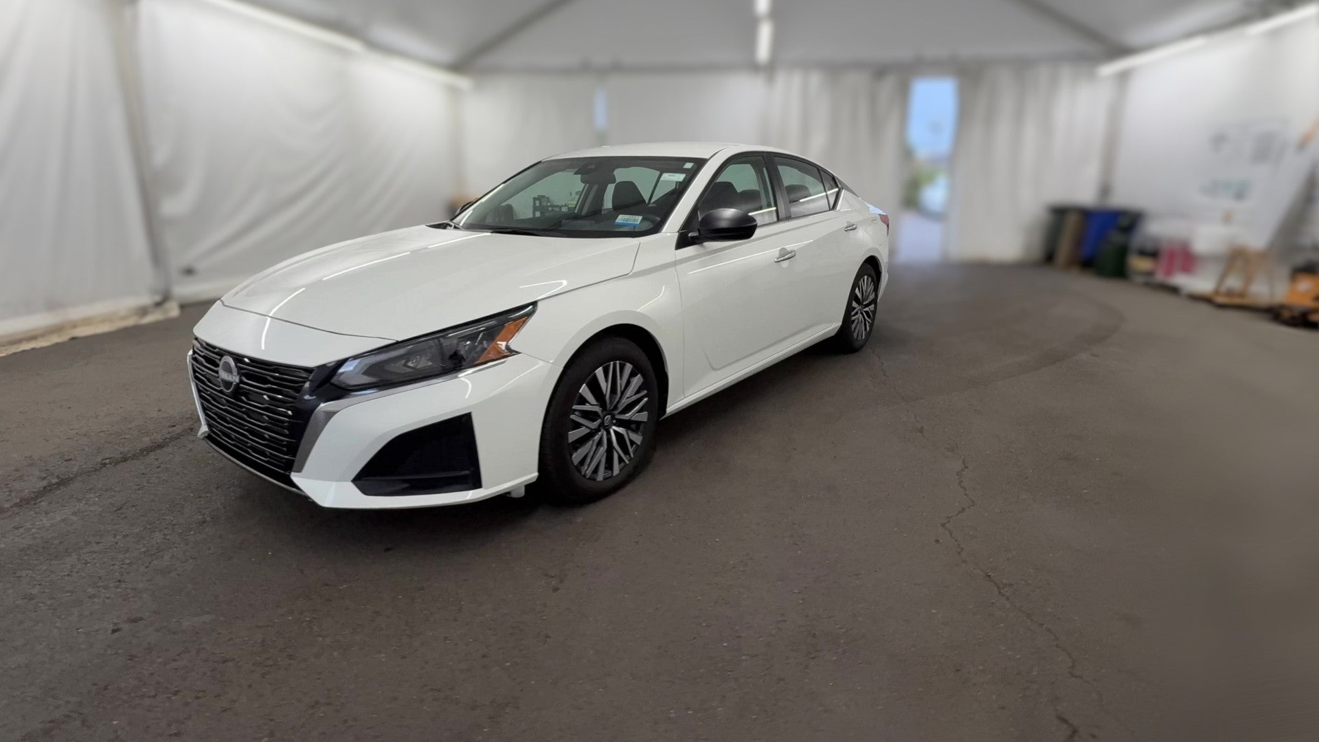 2025 Nissan Altima vehicle photo