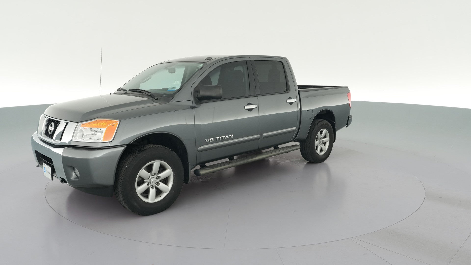 2014 Nissan Titan Crew Cab vehicle photo
