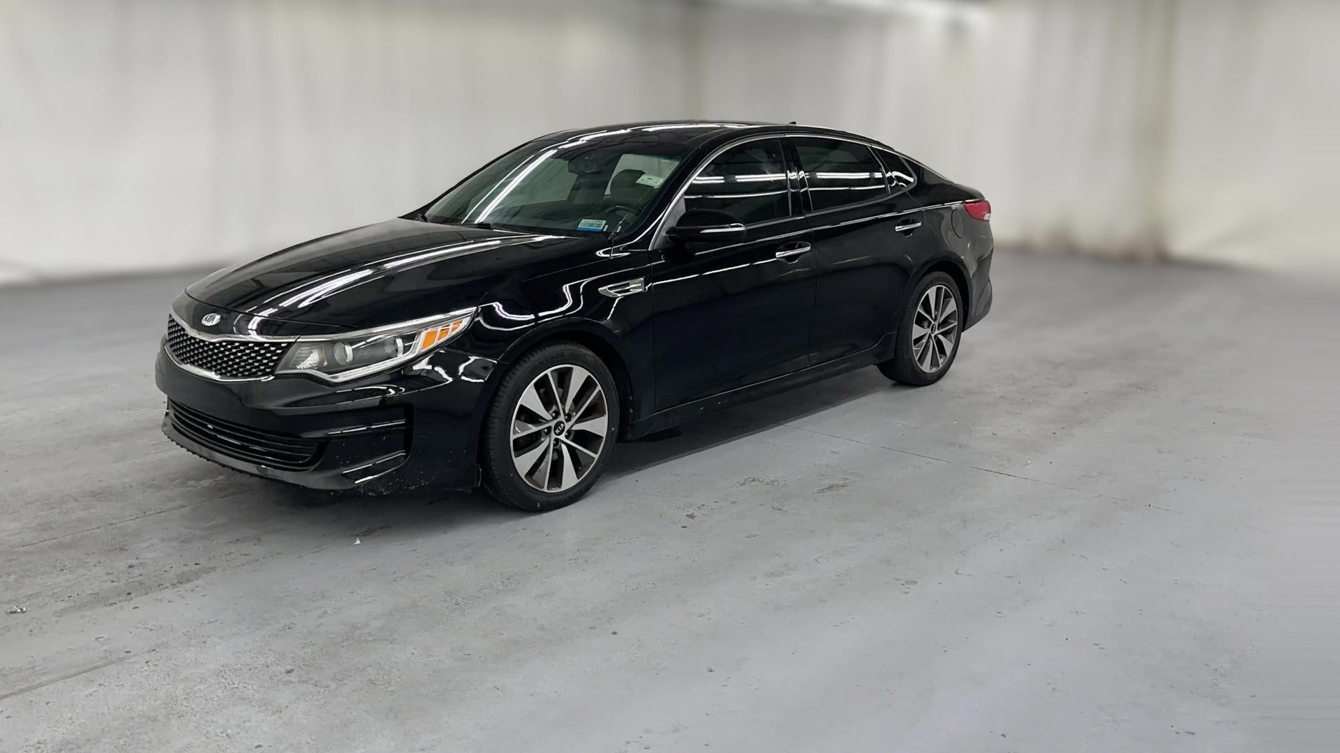 2018 Kia Optima vehicle photo