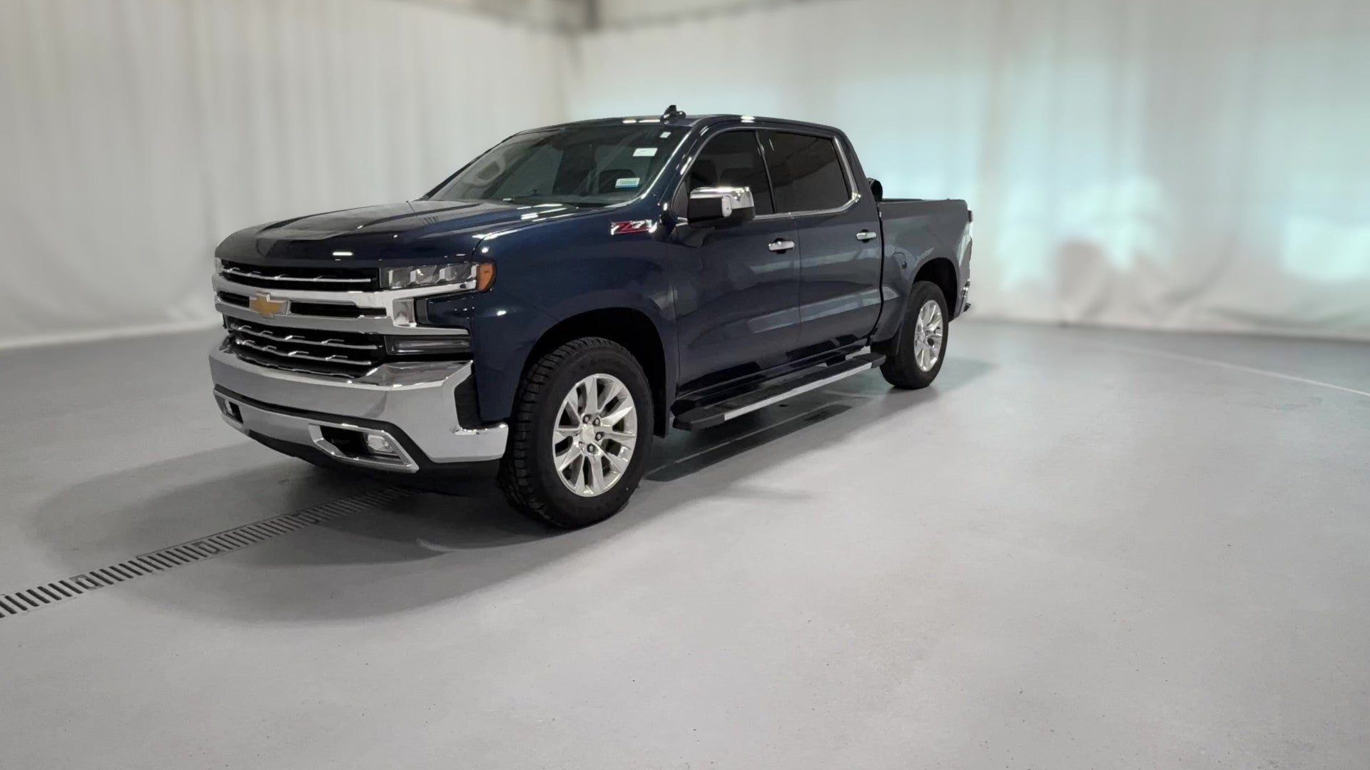 2019 Chevrolet Silverado 1500 Crew Cab vehicle photo