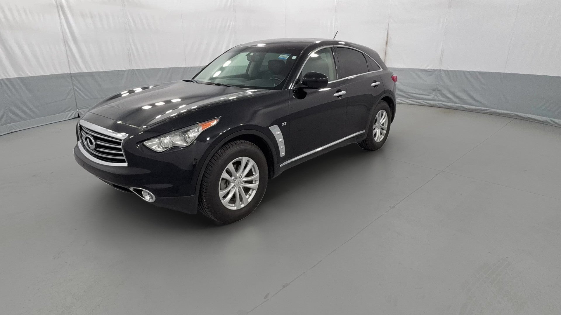 2016 INFINITI QX70 vehicle photo
