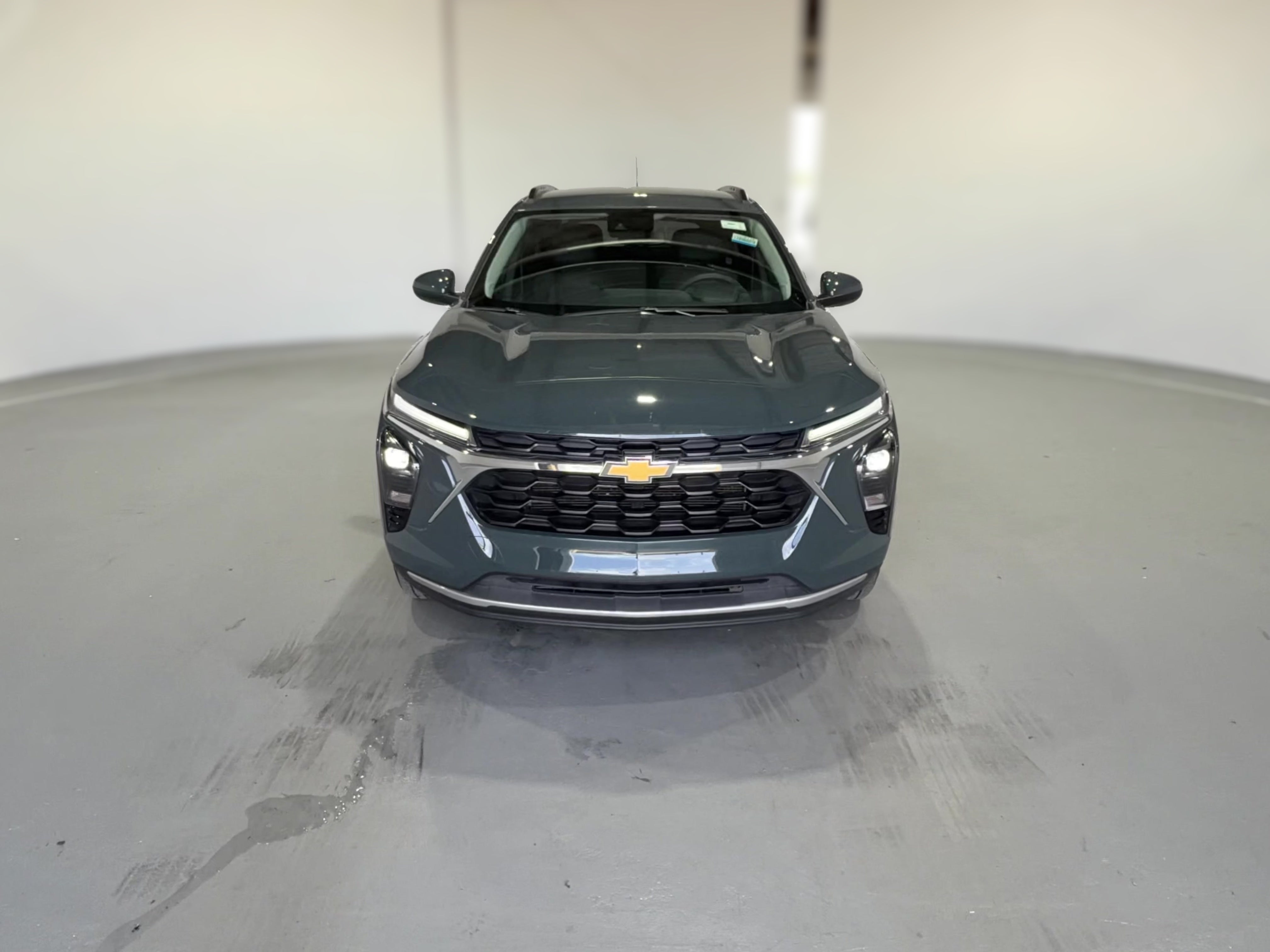 2025 Chevrolet Trax LT - Photo 18