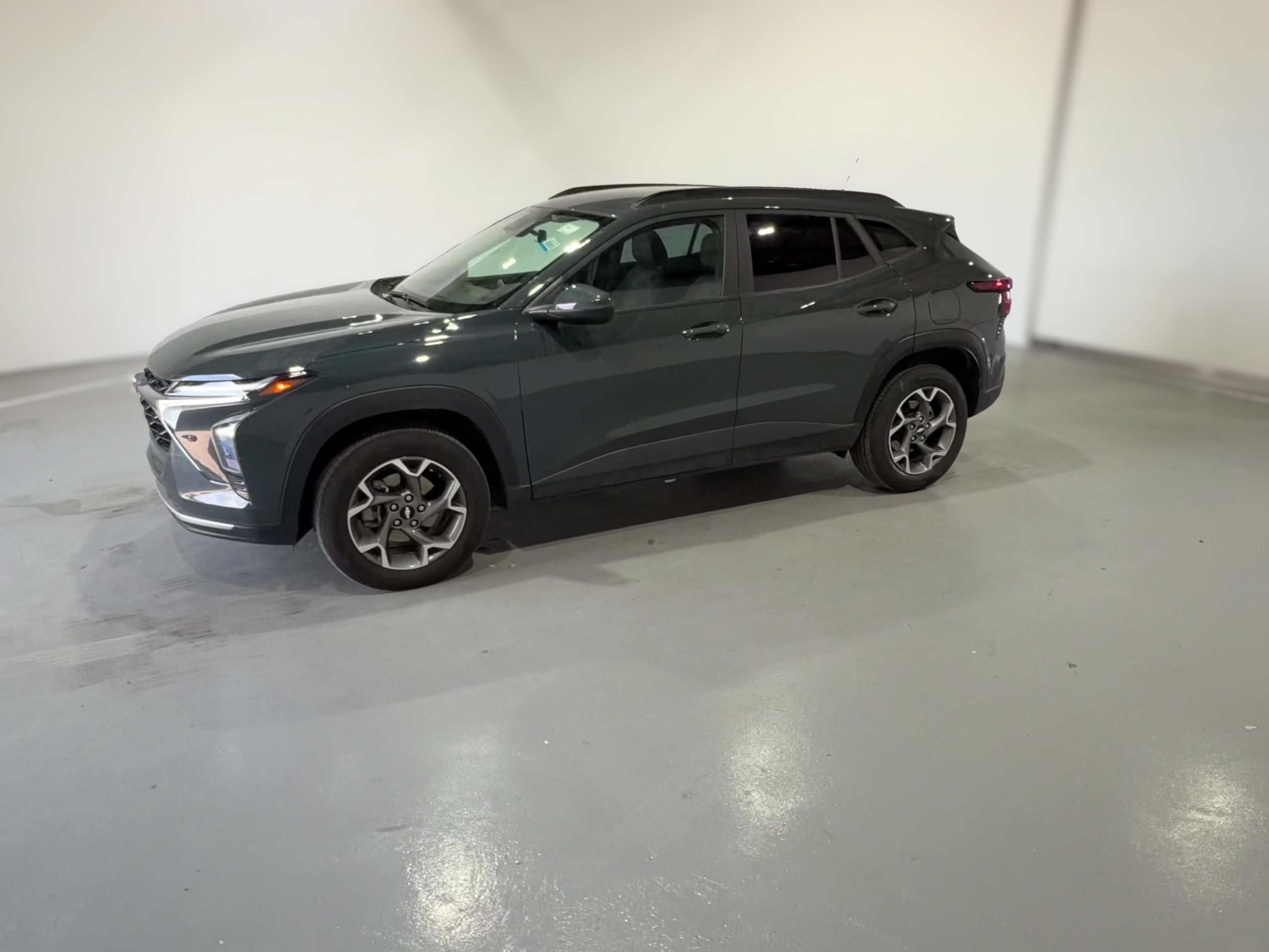 2025 Chevrolet Trax LT - Photo 21