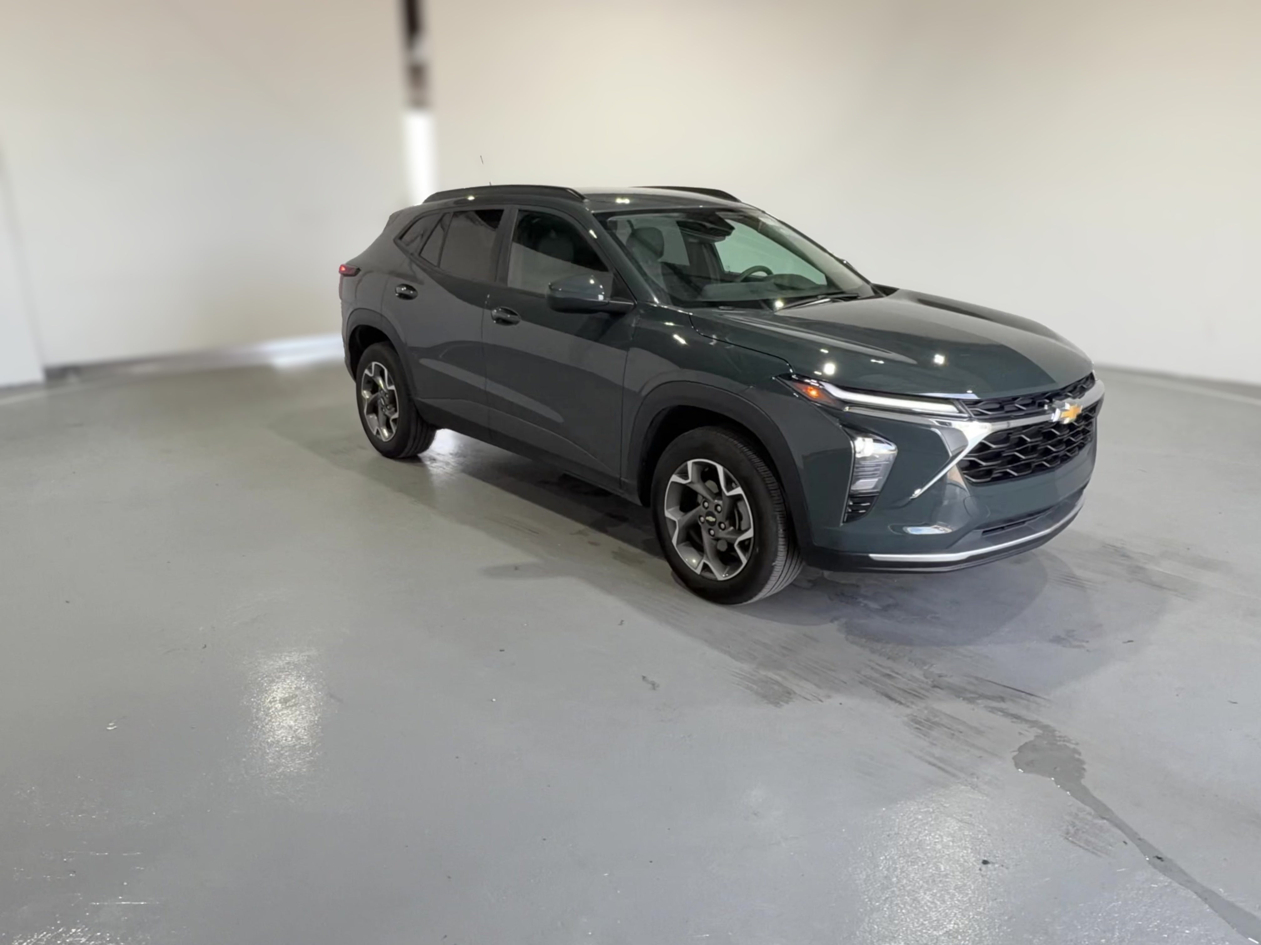 2025 Chevrolet Trax LT - Photo 32