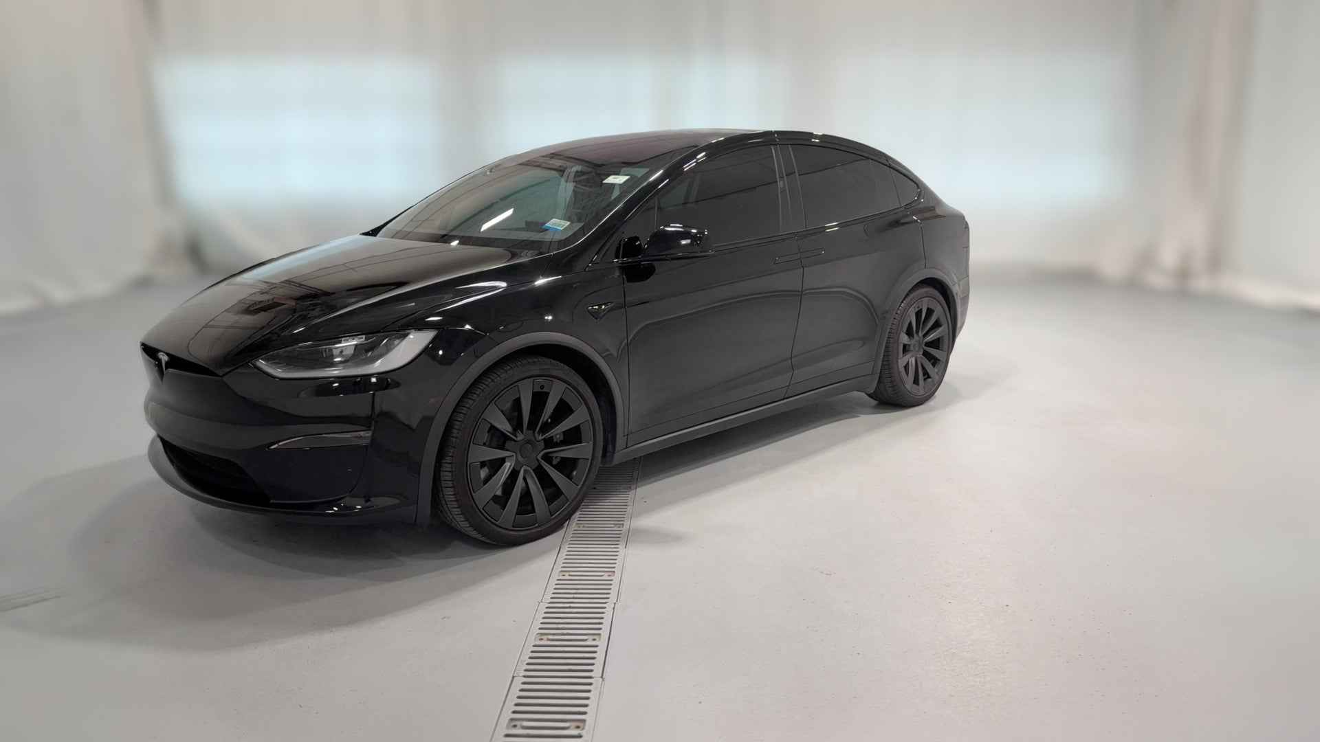 2023 Tesla Model X vehicle photo