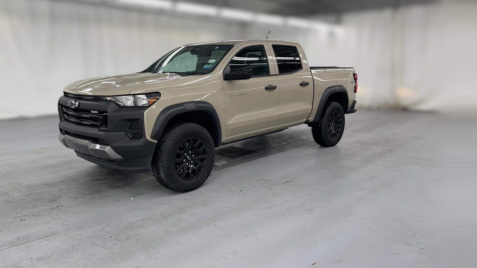2024 Chevrolet Colorado Crew Cab vehicle photo