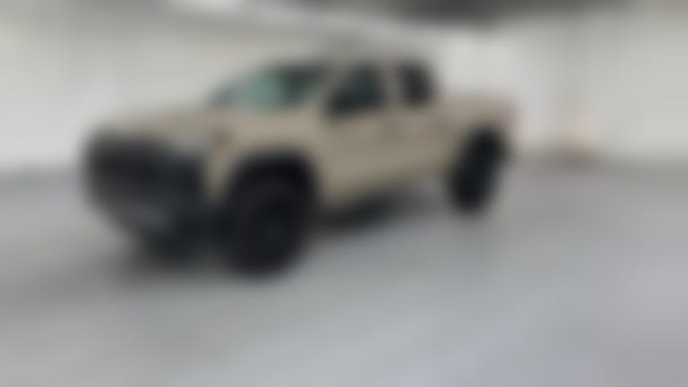 2024 Chevrolet Colorado Crew Cab vehicle photo