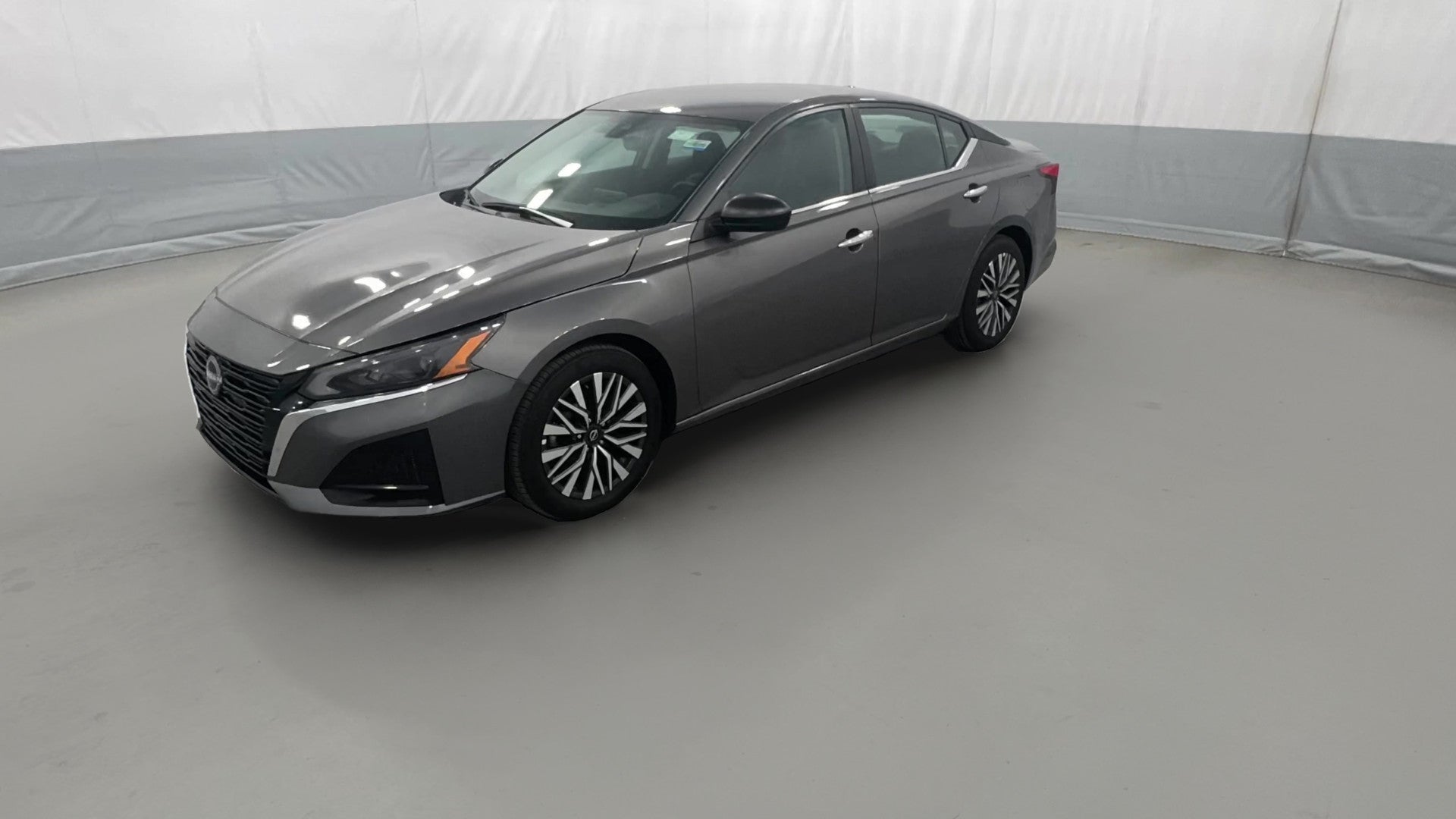 2025 Nissan Altima vehicle photo