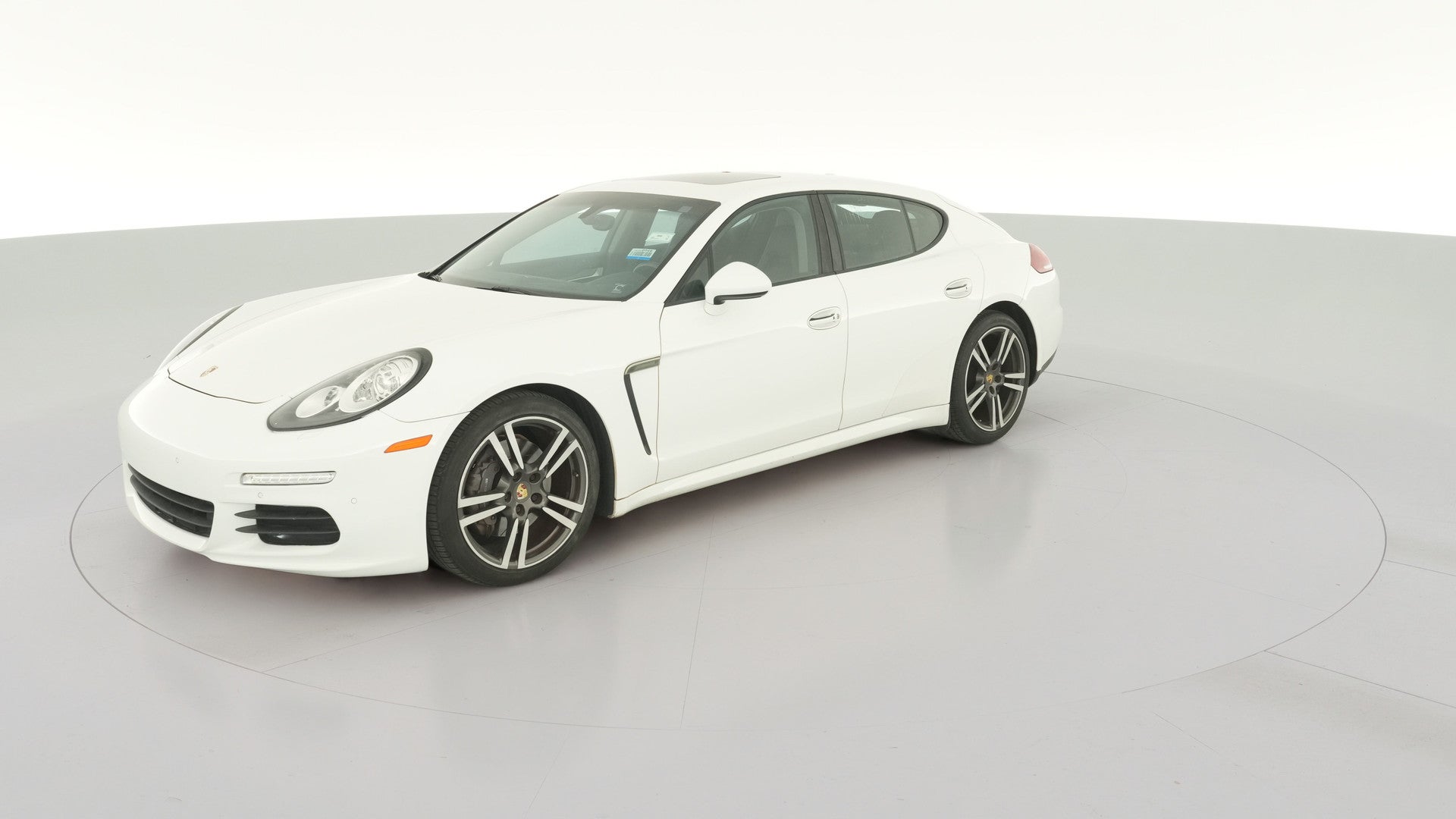 2016 Porsche Panamera vehicle photo