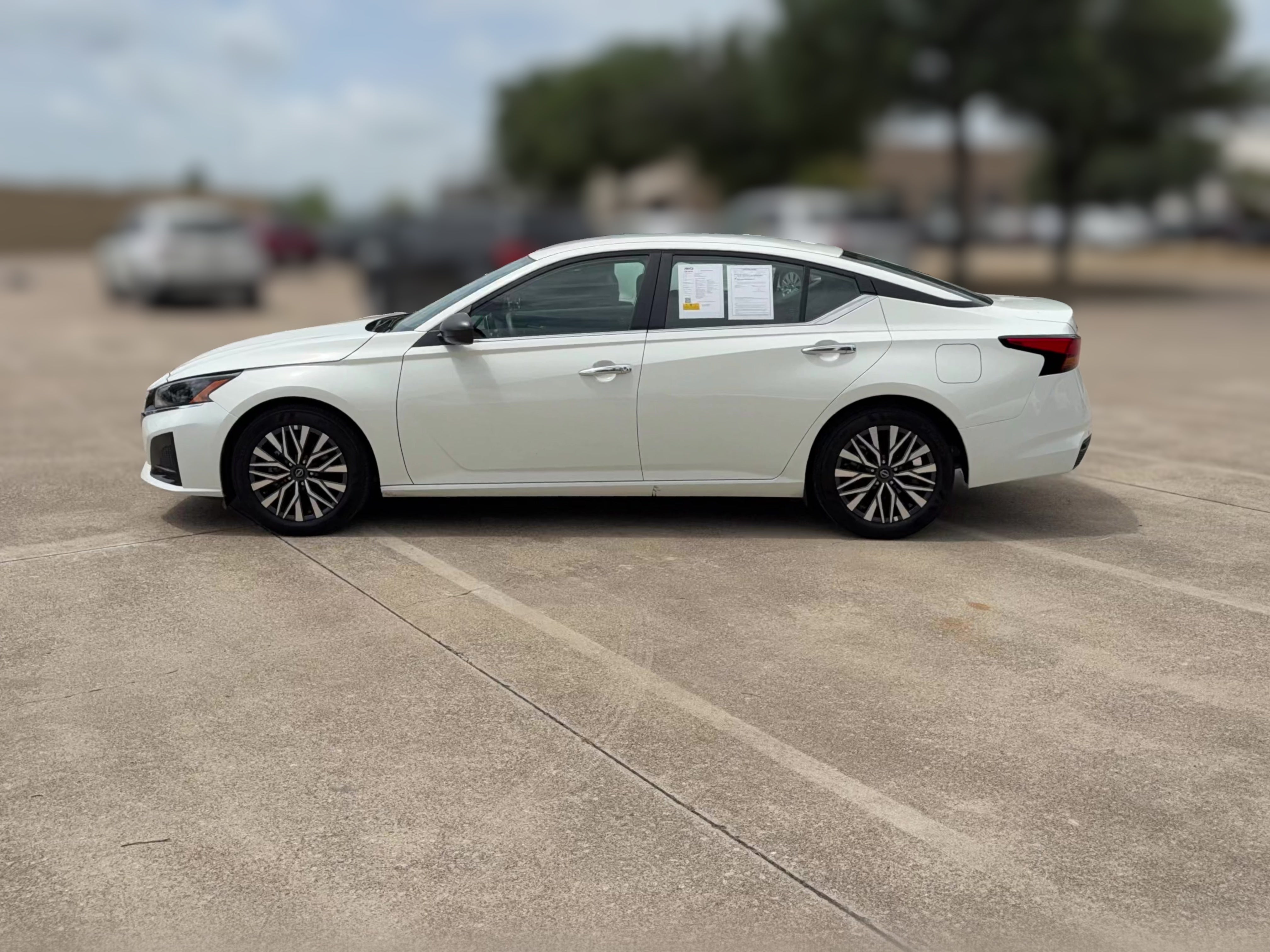 2025 Nissan Altima SV - Photo 25