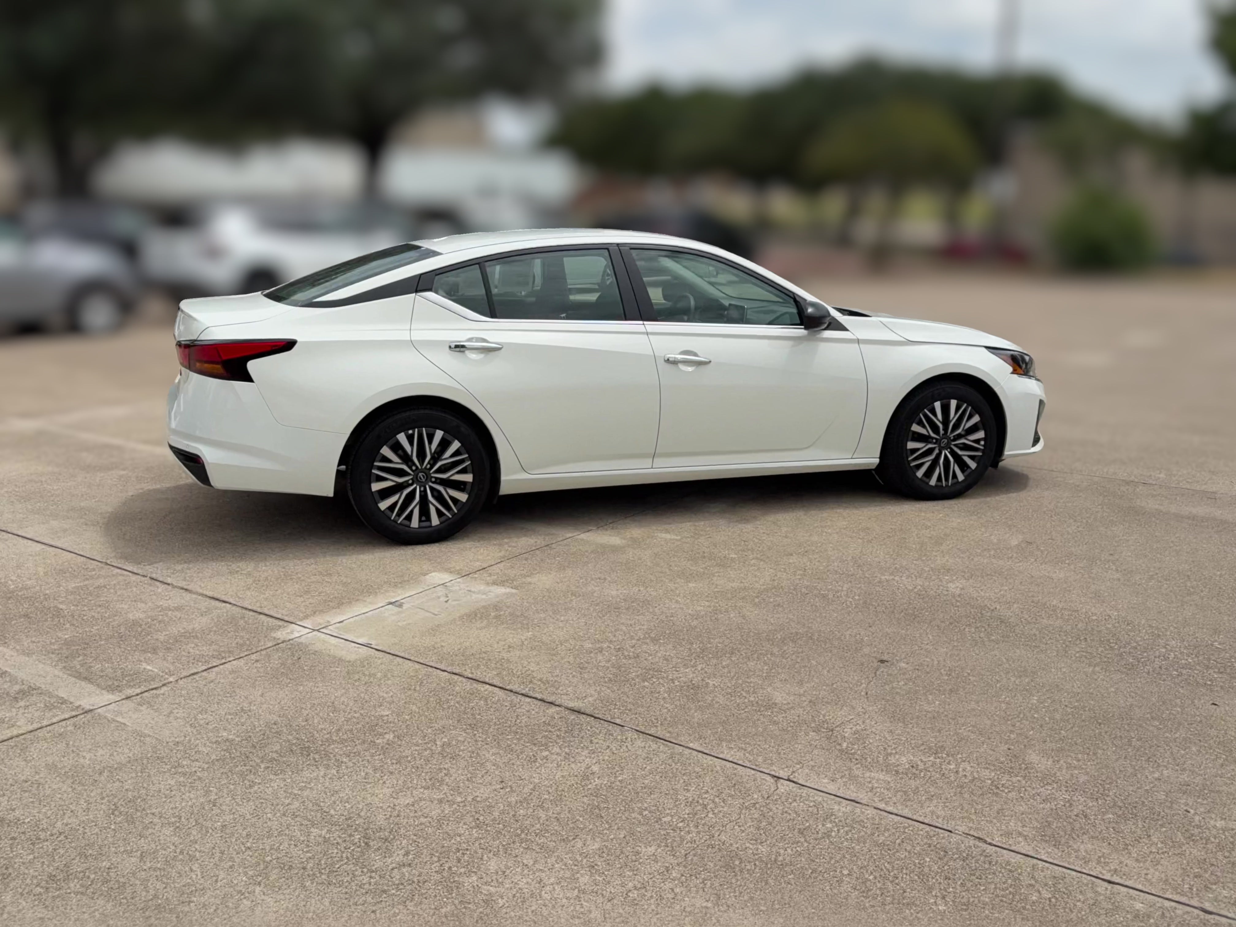 2025 Nissan Altima SV - Photo 32