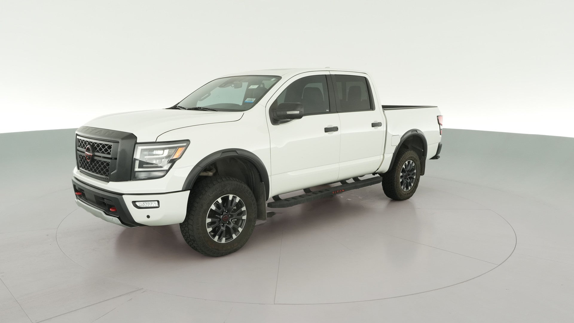 2023 Nissan Titan Crew Cab vehicle photo