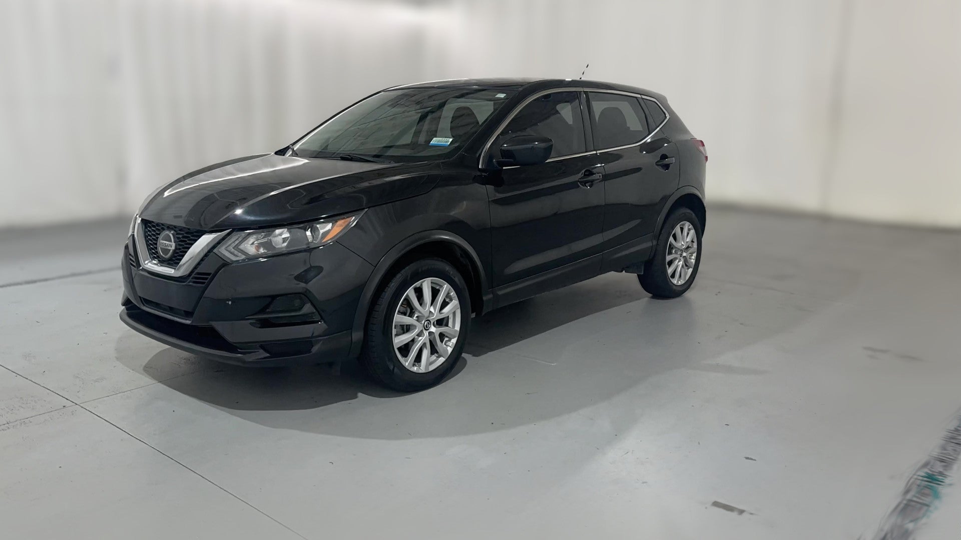 2021 Nissan Rogue Sport vehicle photo