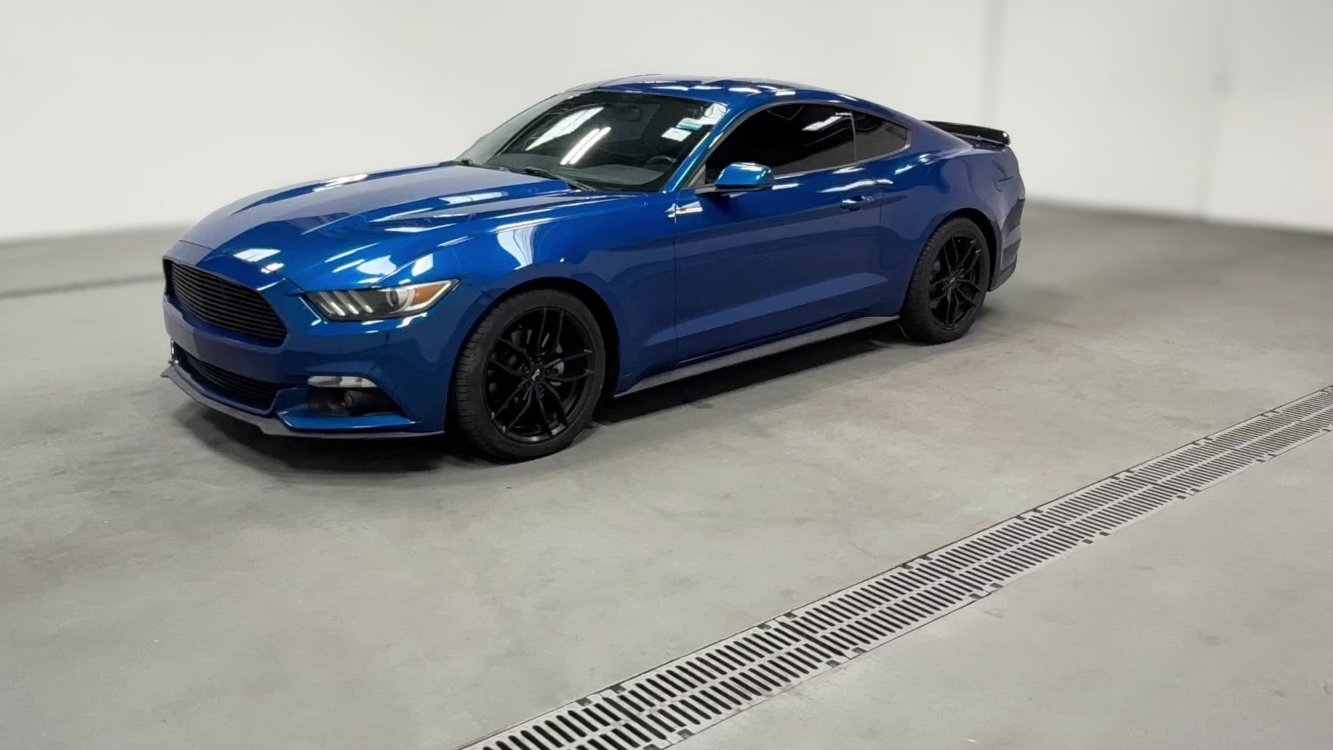 2017 Ford Mustang vehicle photo