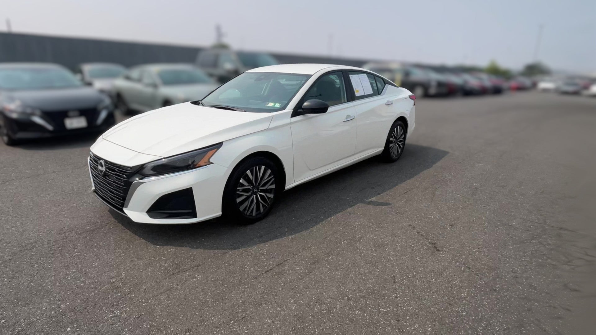 2025 Nissan Altima vehicle photo