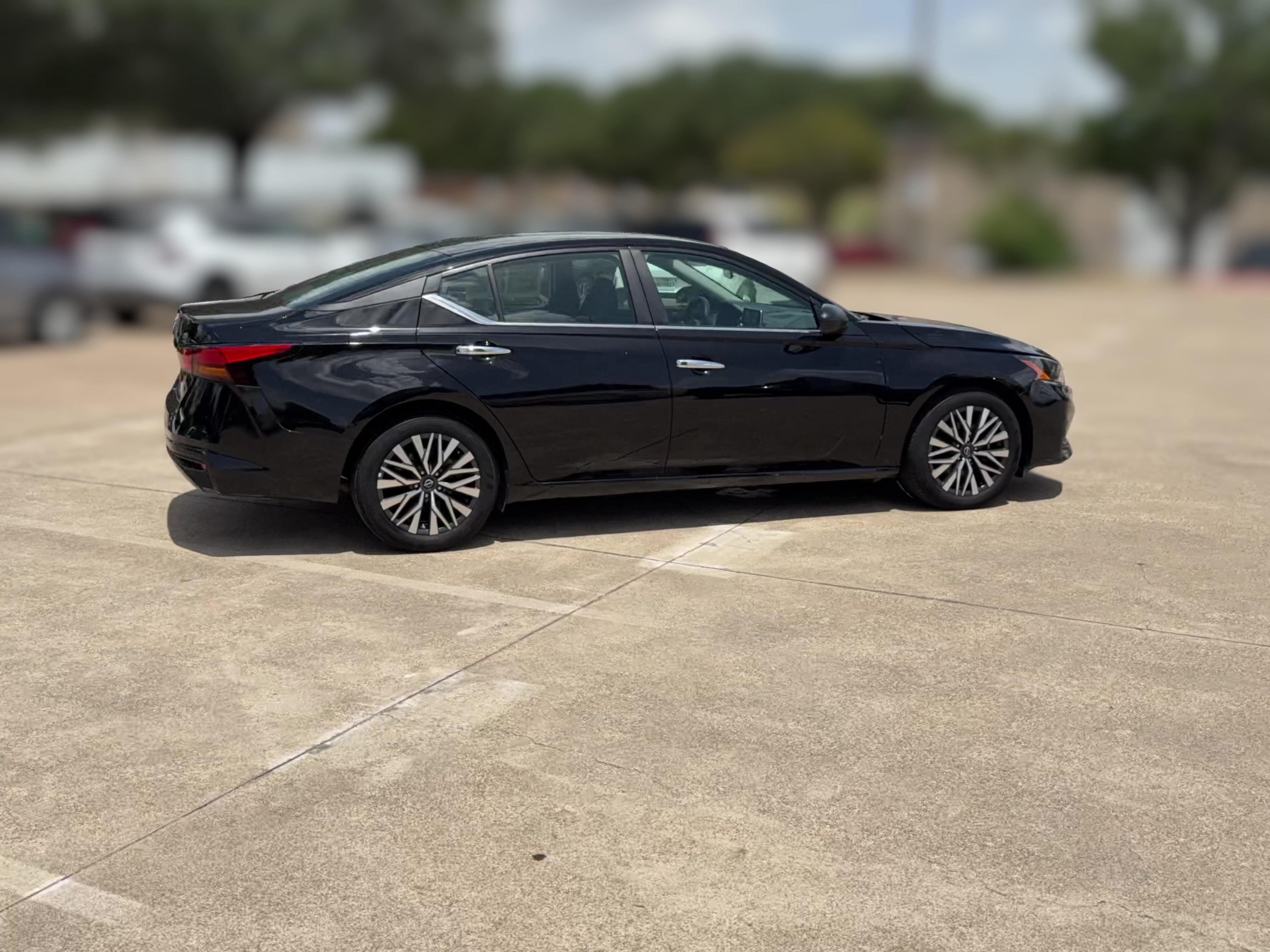 2025 Nissan Altima SV - Photo 32