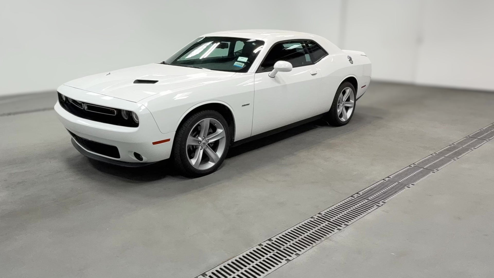 2018 Dodge Challenger vehicle photo