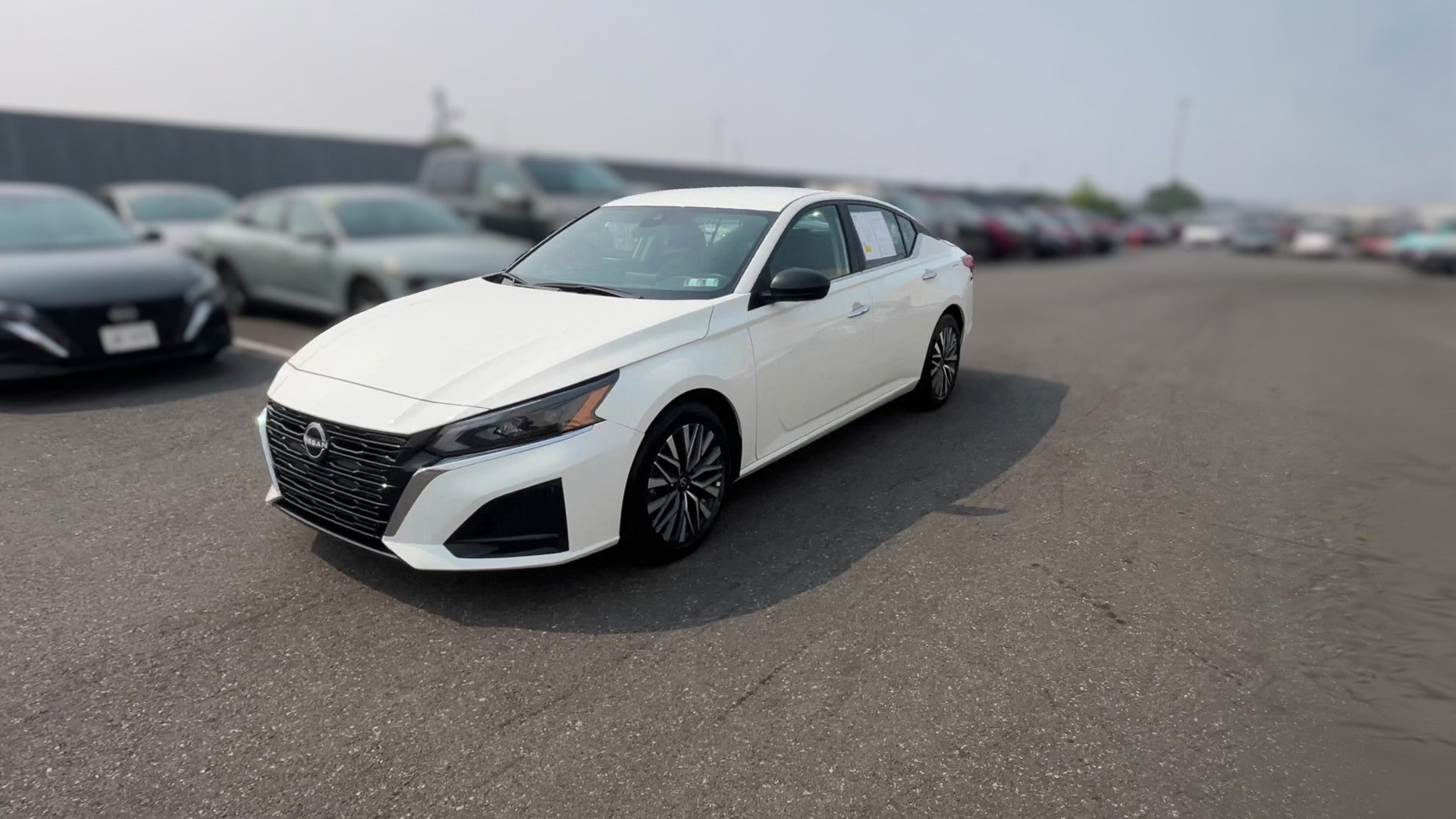2025 Nissan Altima vehicle photo