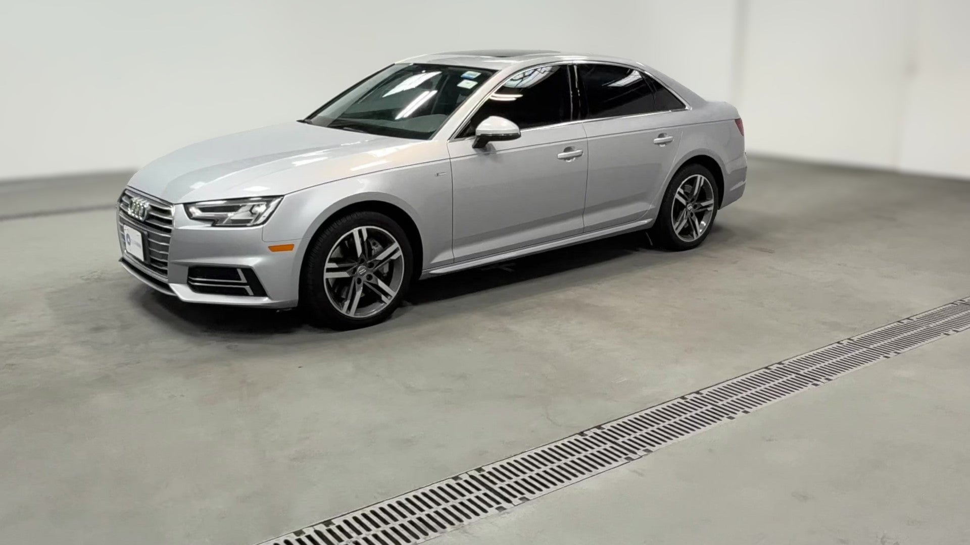 2018 Audi A4 vehicle photo