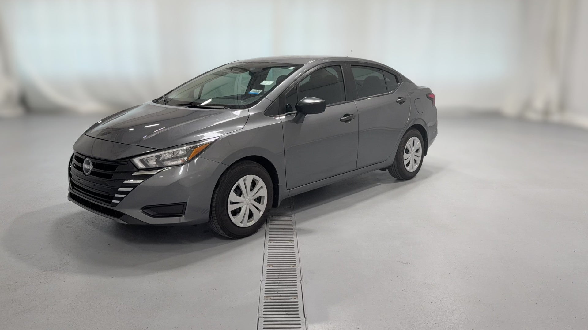 2025 Nissan Versa vehicle photo