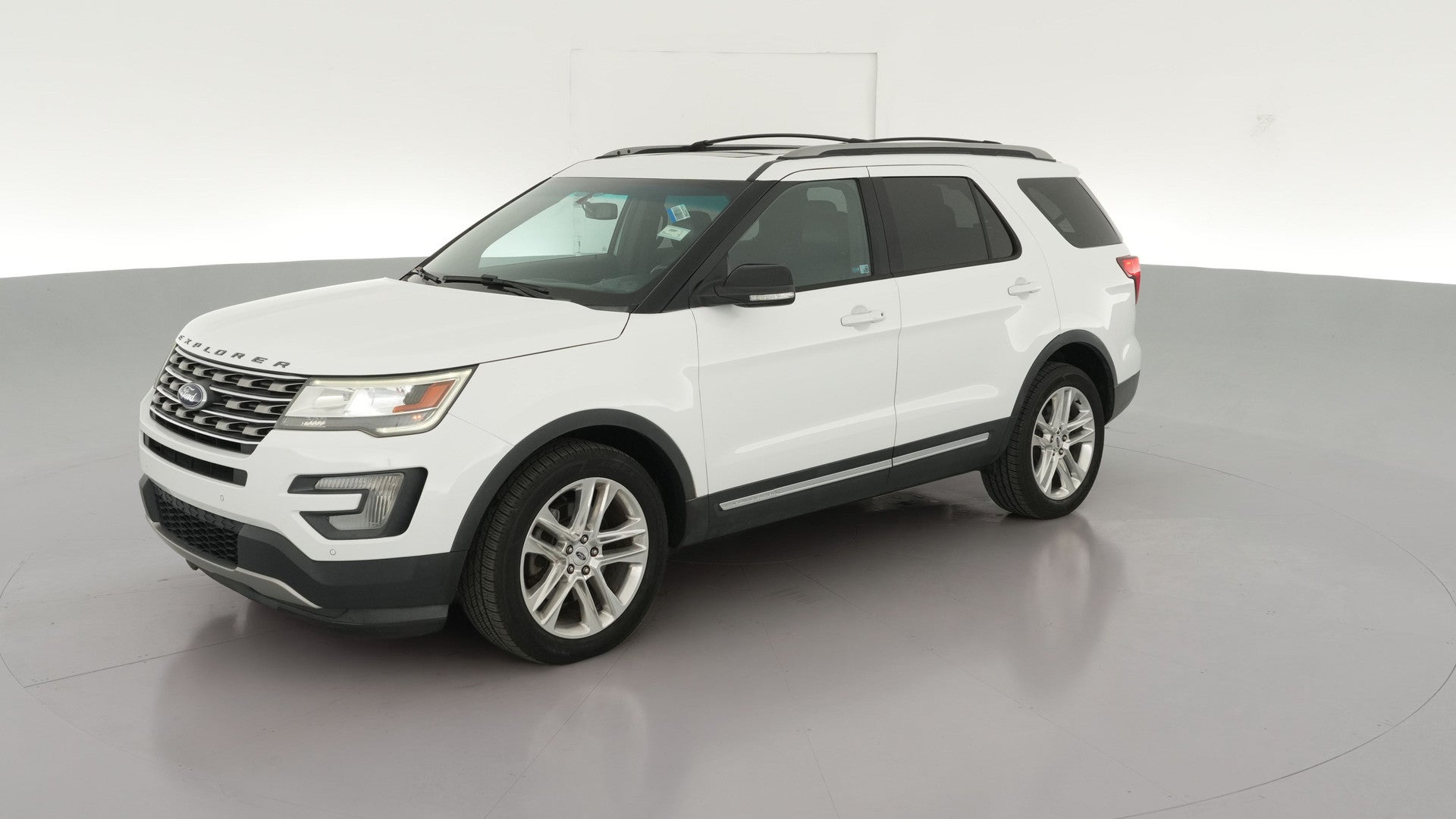 2016 Ford Explorer vehicle photo