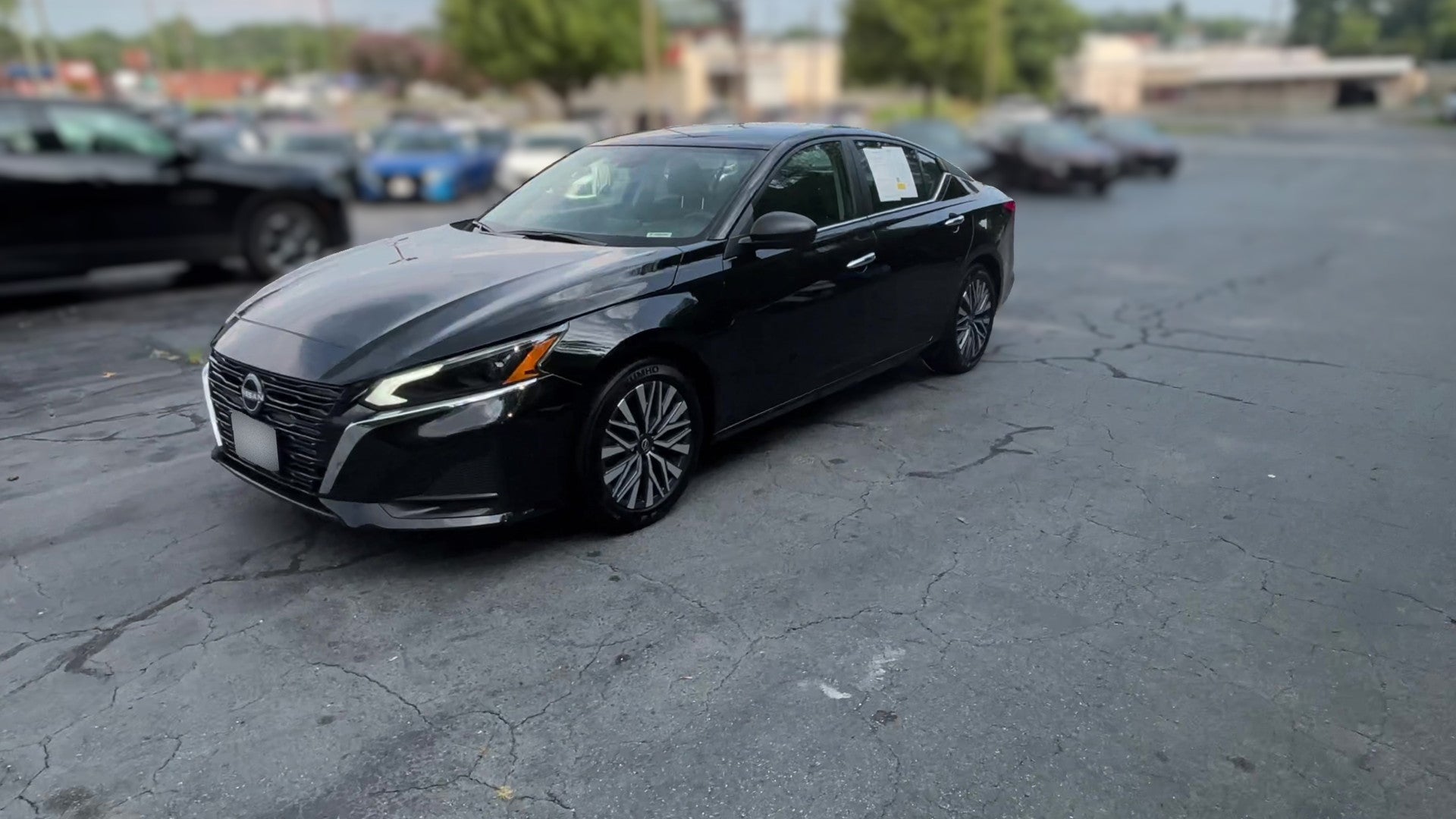 2025 Nissan Altima vehicle photo