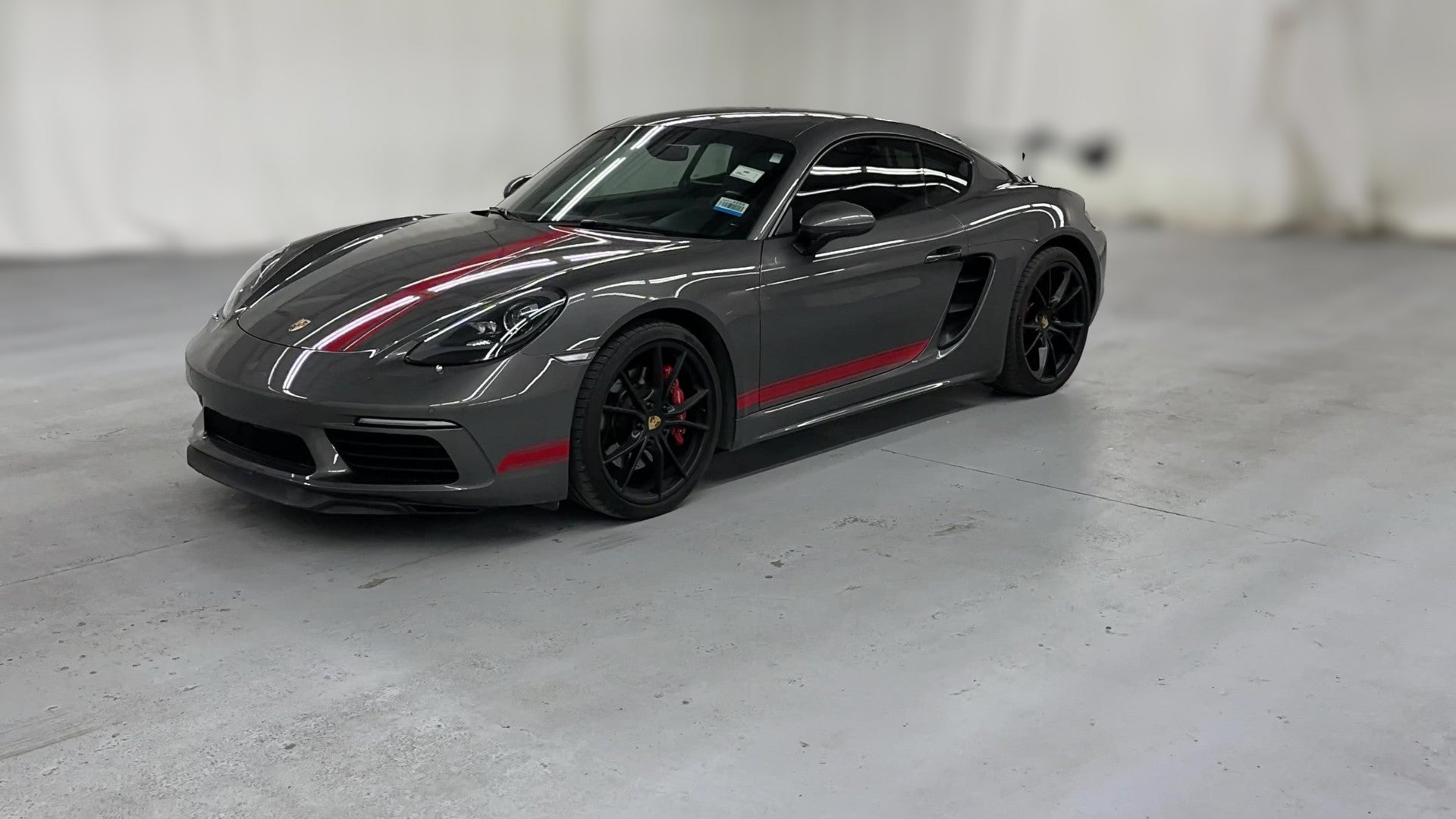 2018 Porsche 718 Cayman vehicle photo
