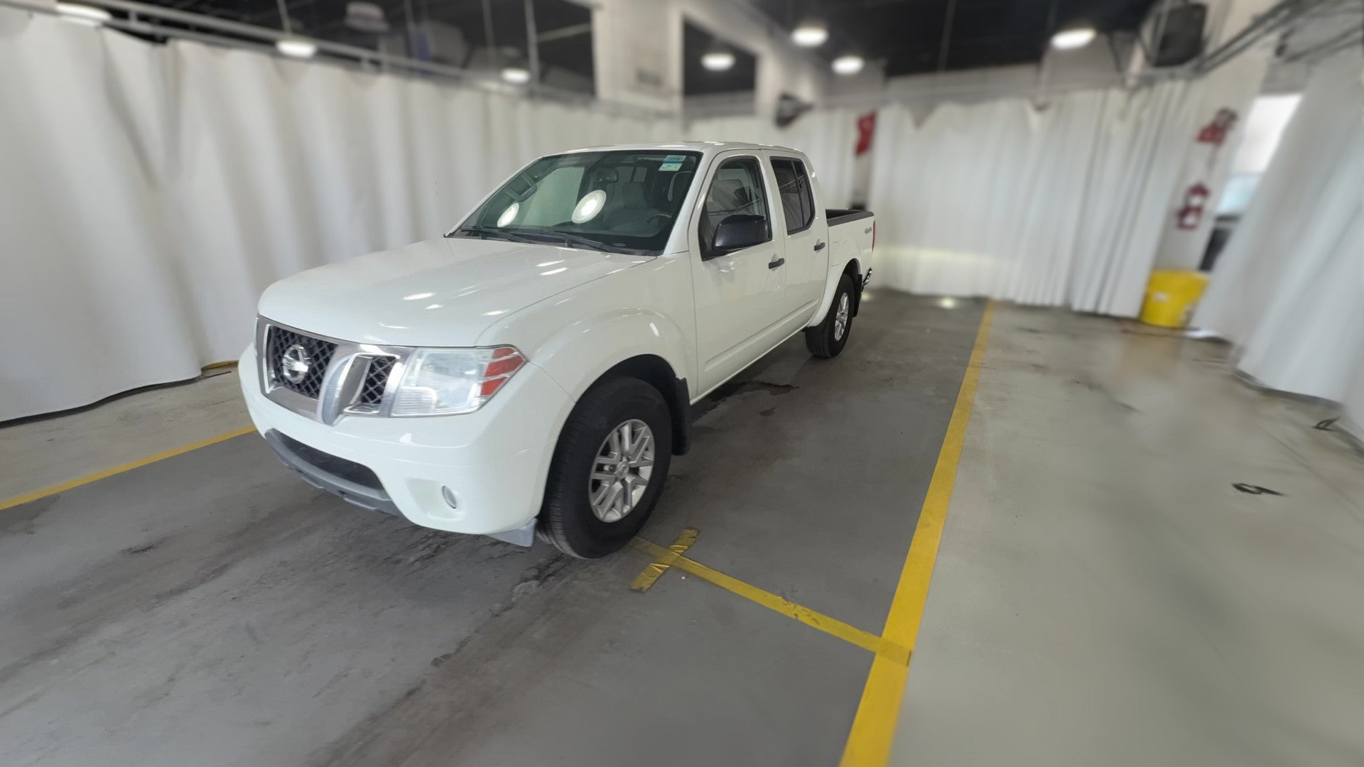 2021 Nissan Frontier Crew Cab vehicle photo