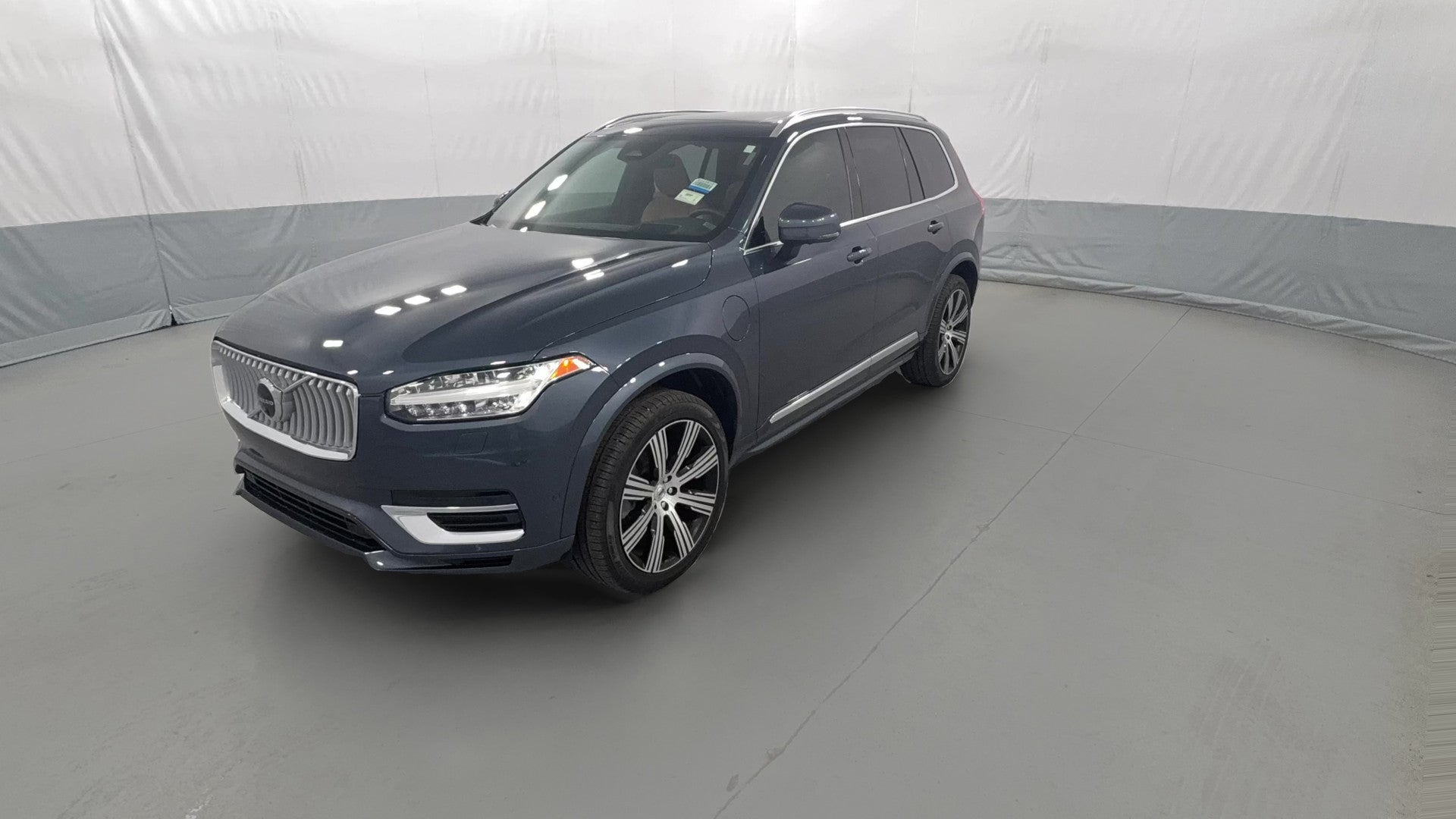 2025 Volvo XC90 vehicle photo