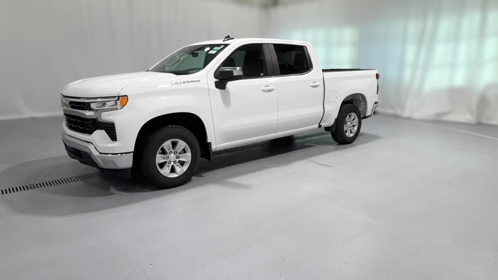 2025 Chevrolet Silverado 1500 Crew Cab vehicle photo