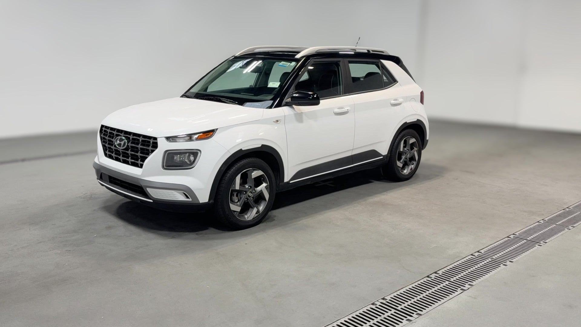 2024 Hyundai Venue vehicle photo