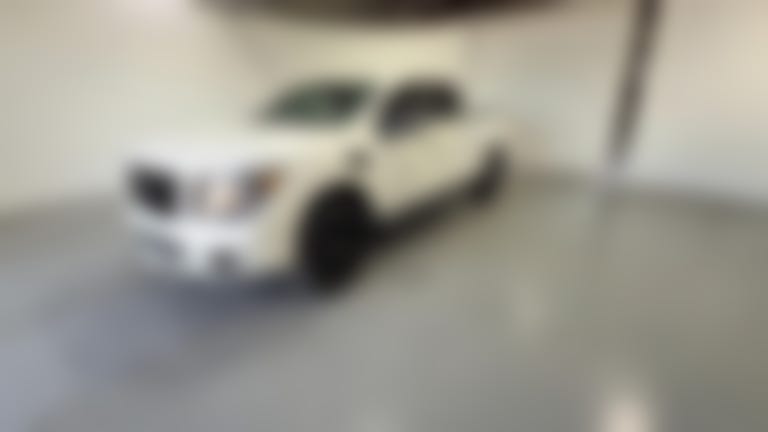 2019 Nissan TITAN XD Crew Cab vehicle photo