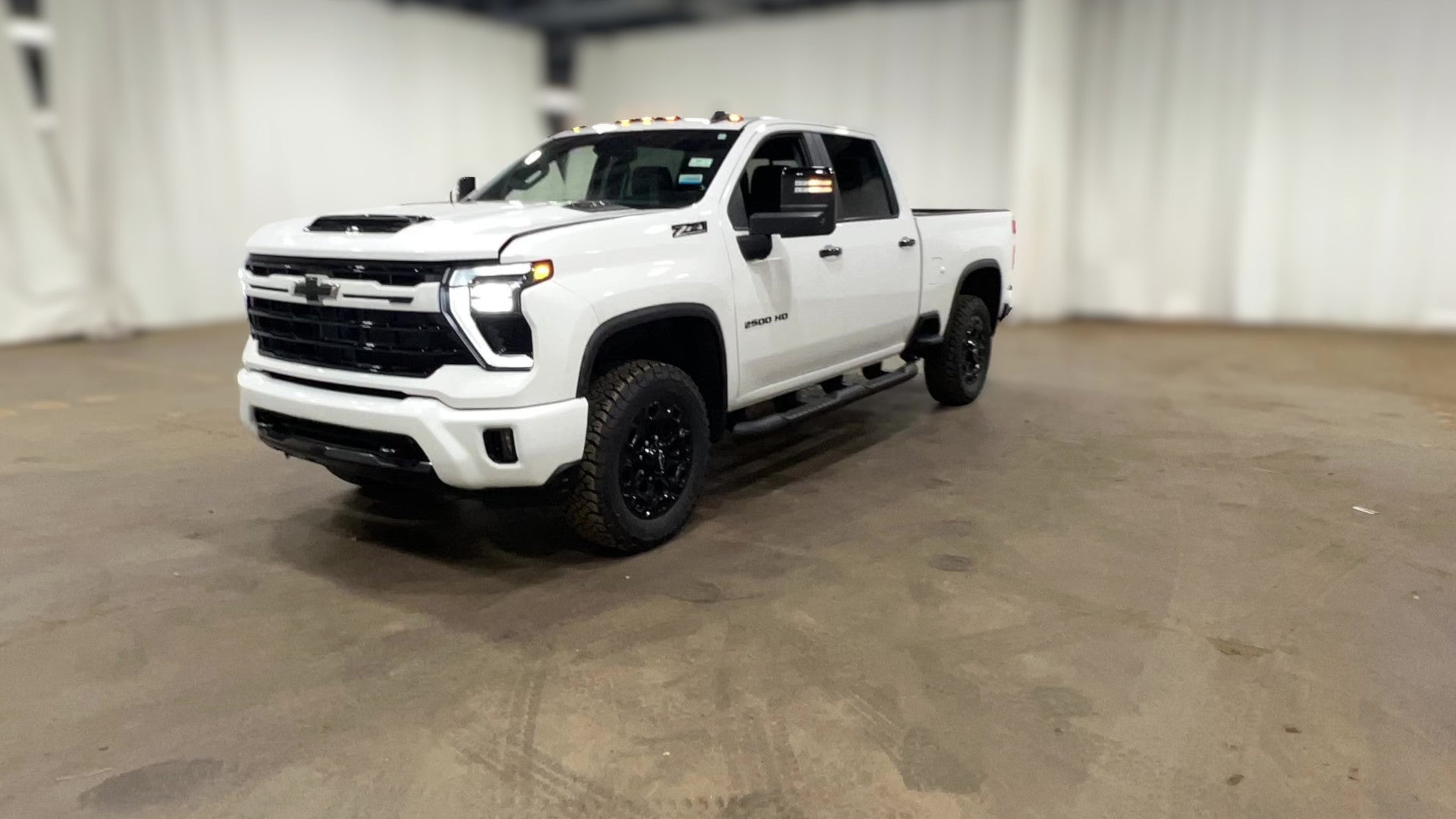 2024 Chevrolet Silverado 2500 HD Crew Cab vehicle photo