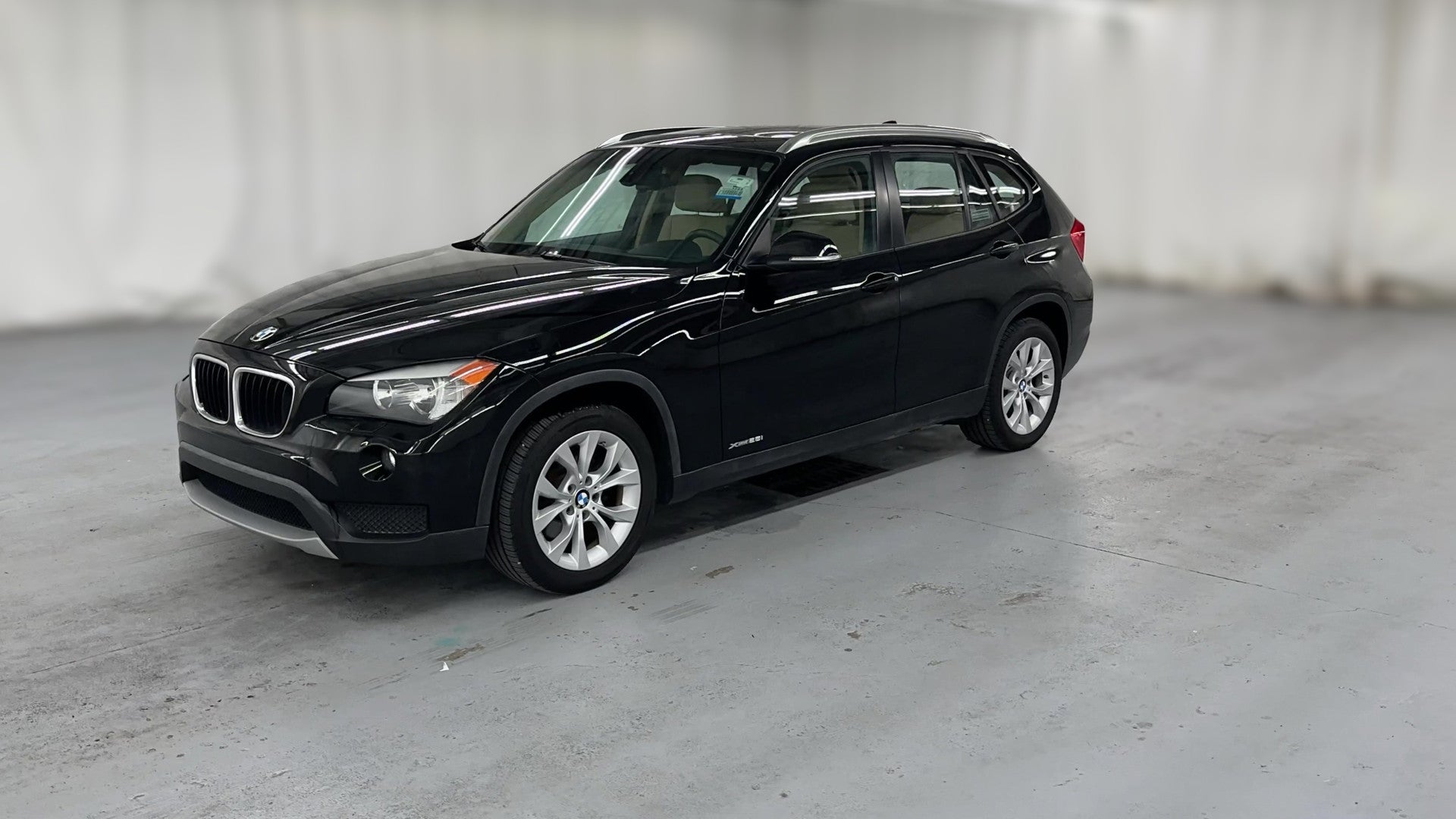 2014 BMW X1 vehicle photo