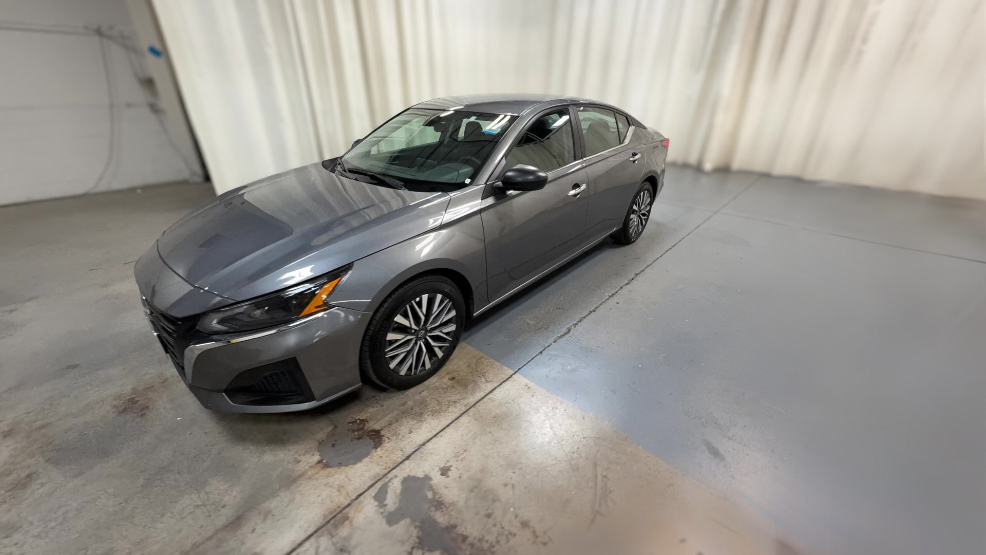 2025 Nissan Altima vehicle photo