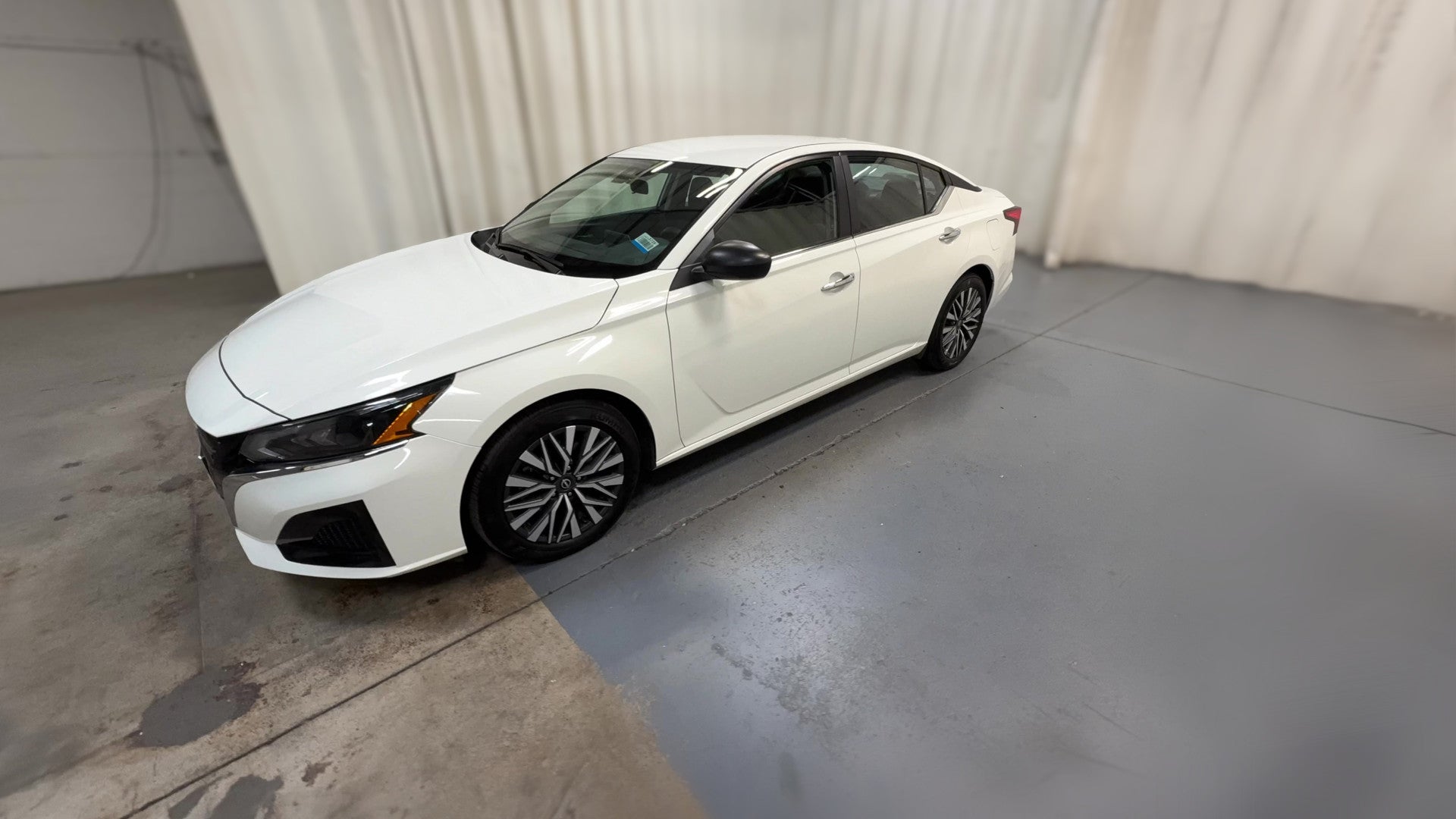 2025 Nissan Altima vehicle photo