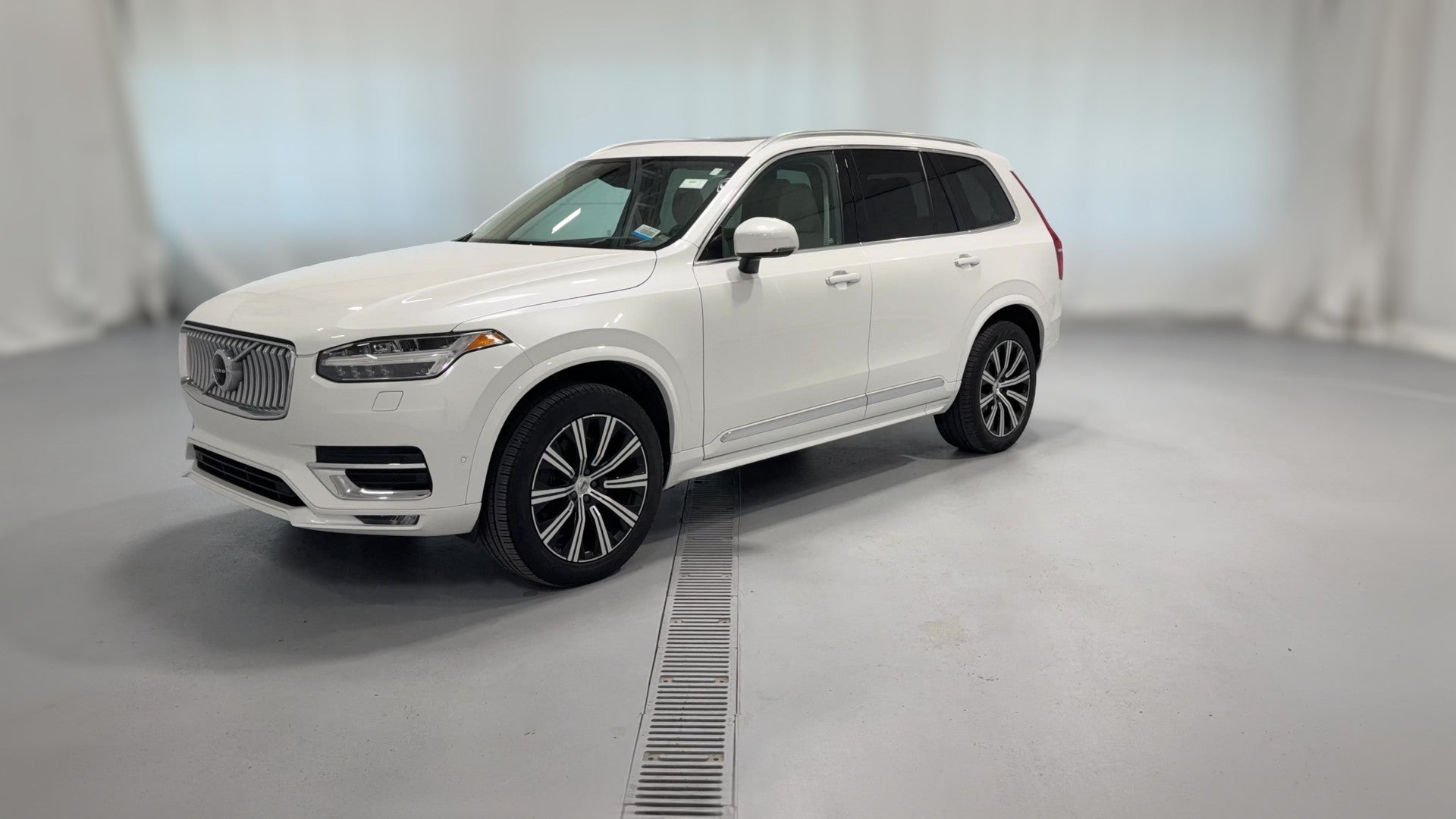 2022 Volvo XC90 vehicle photo