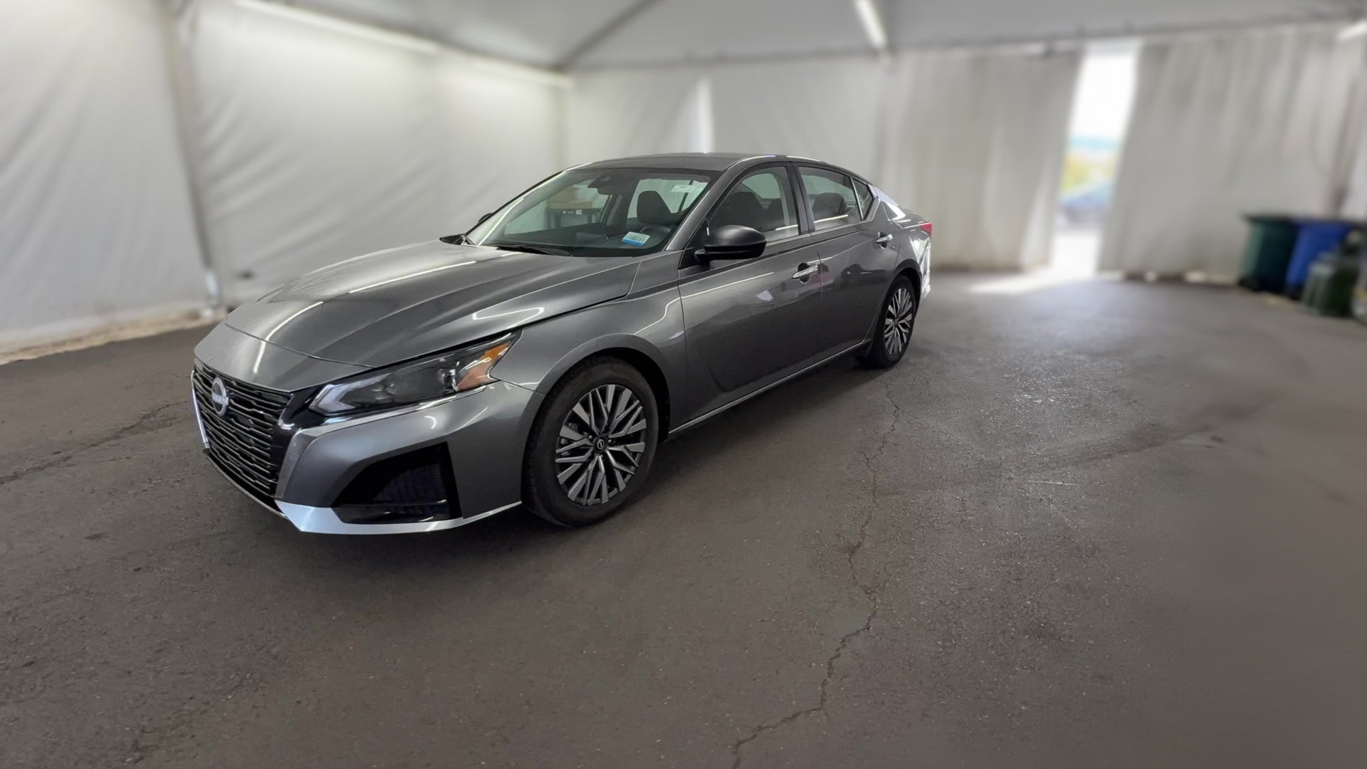 2025 Nissan Altima vehicle photo