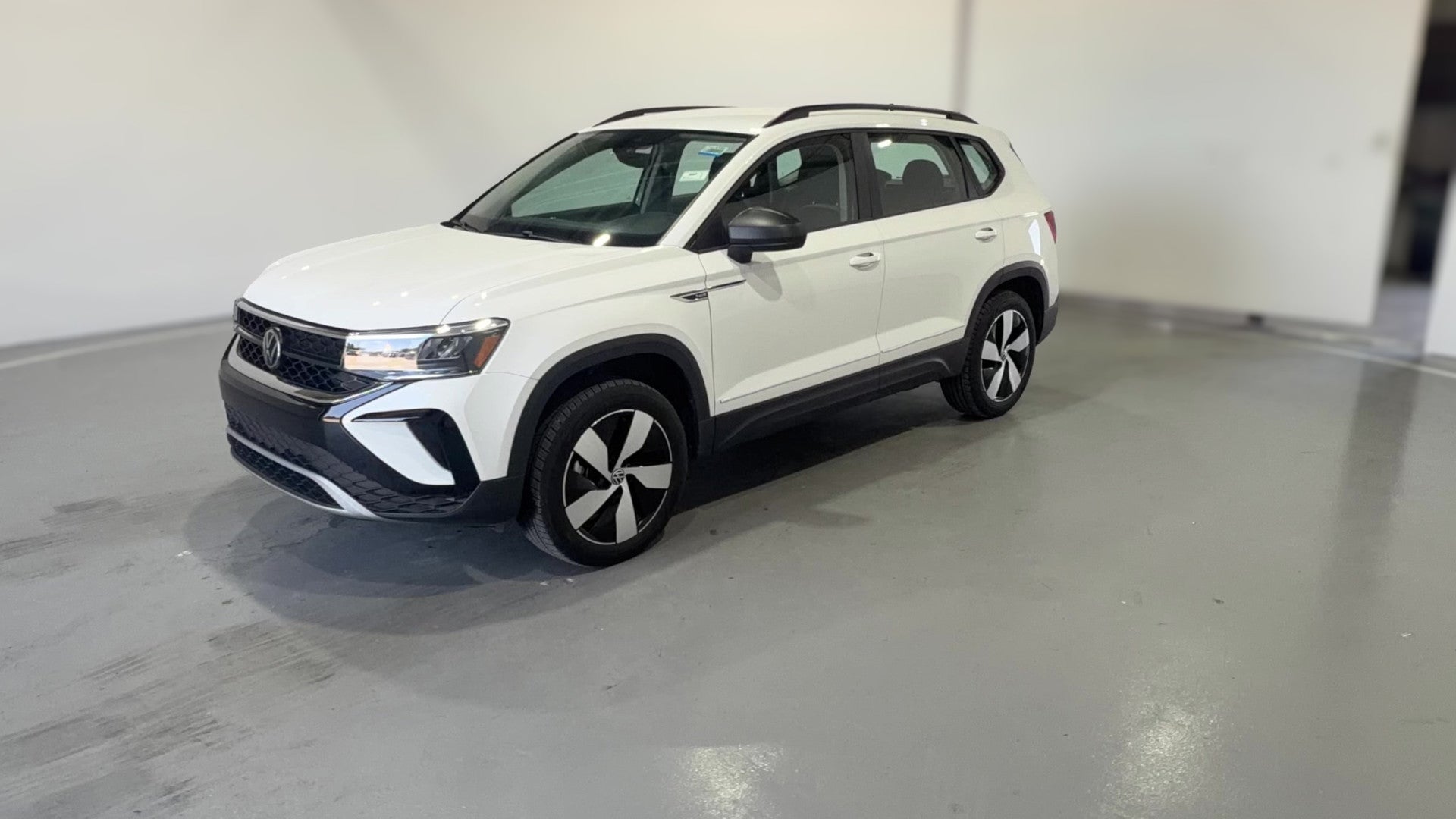 2024 Volkswagen Taos vehicle photo