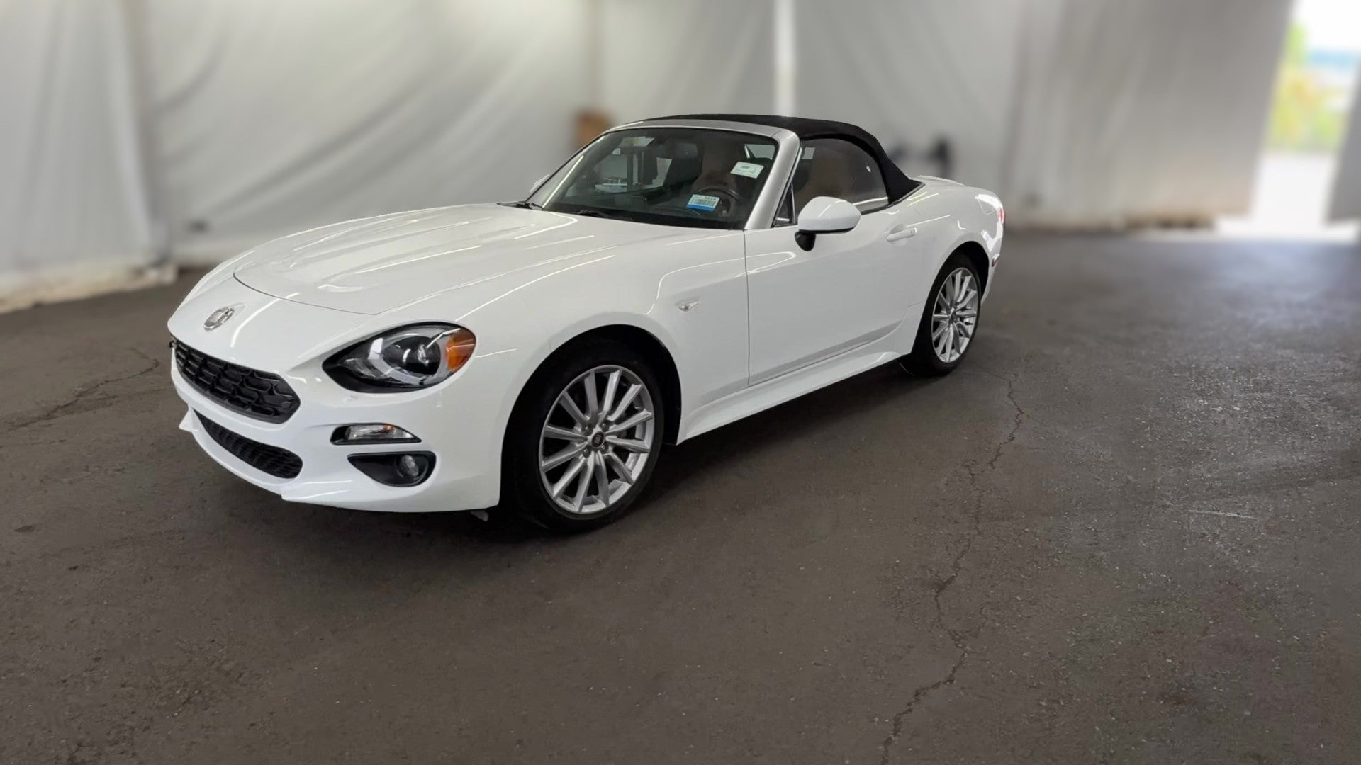 2017 FIAT 124 Spider vehicle photo
