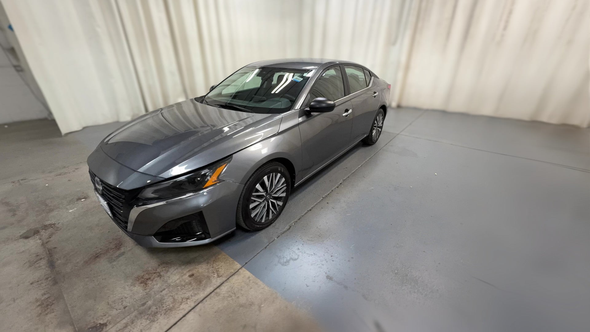 2025 Nissan Altima vehicle photo