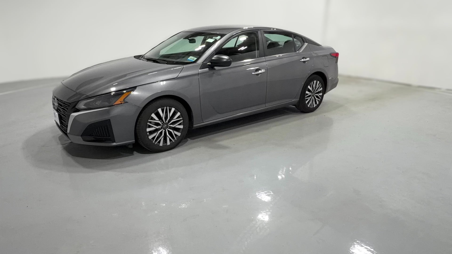 2025 Nissan Altima vehicle photo