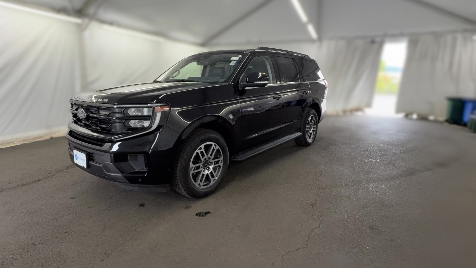 2025 Ford Expedition vehicle photo