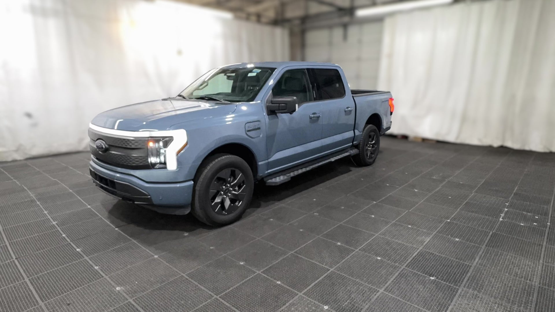 2023 Ford F150 Lightning vehicle photo