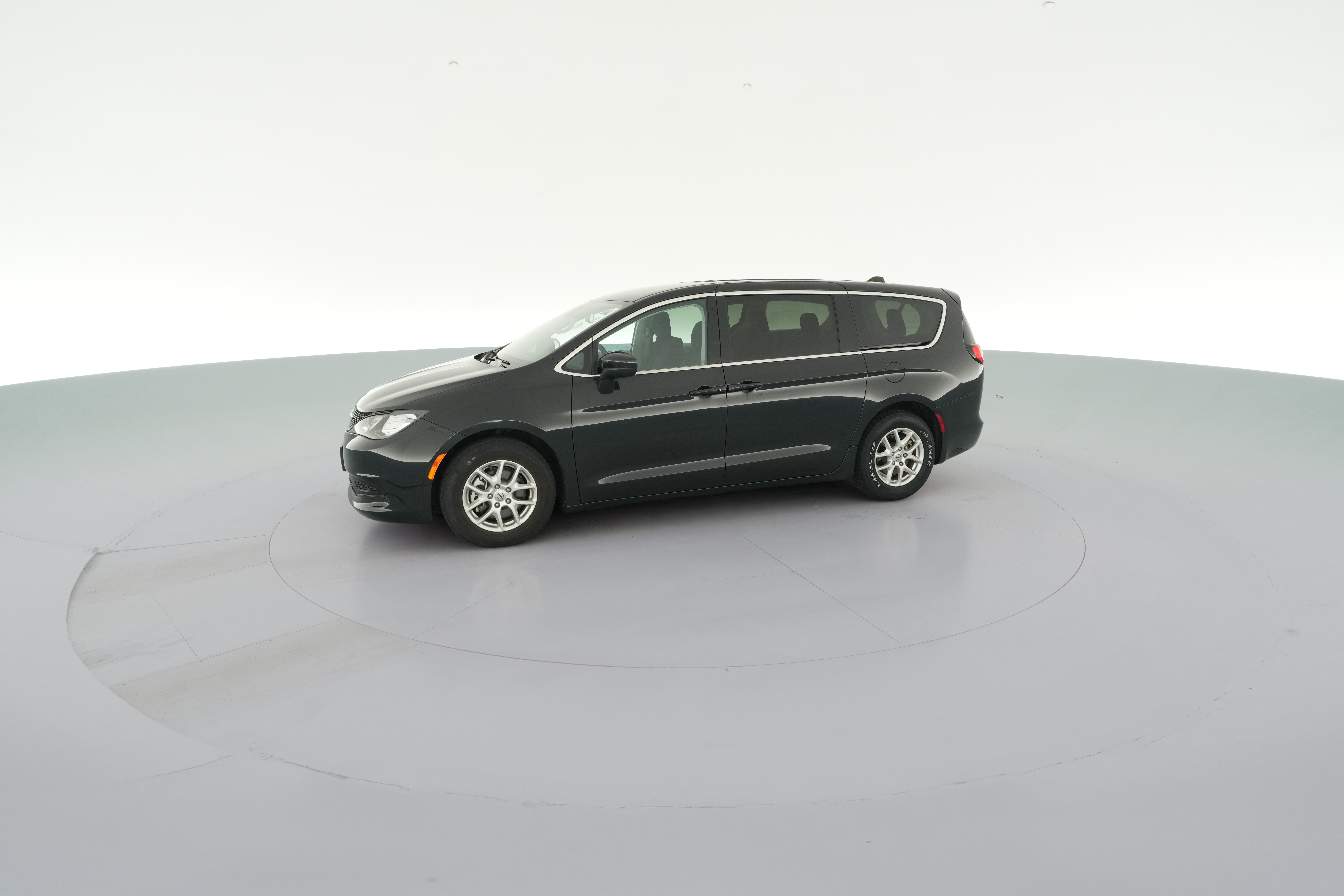 2023 Chrysler Voyager LX - Photo 29