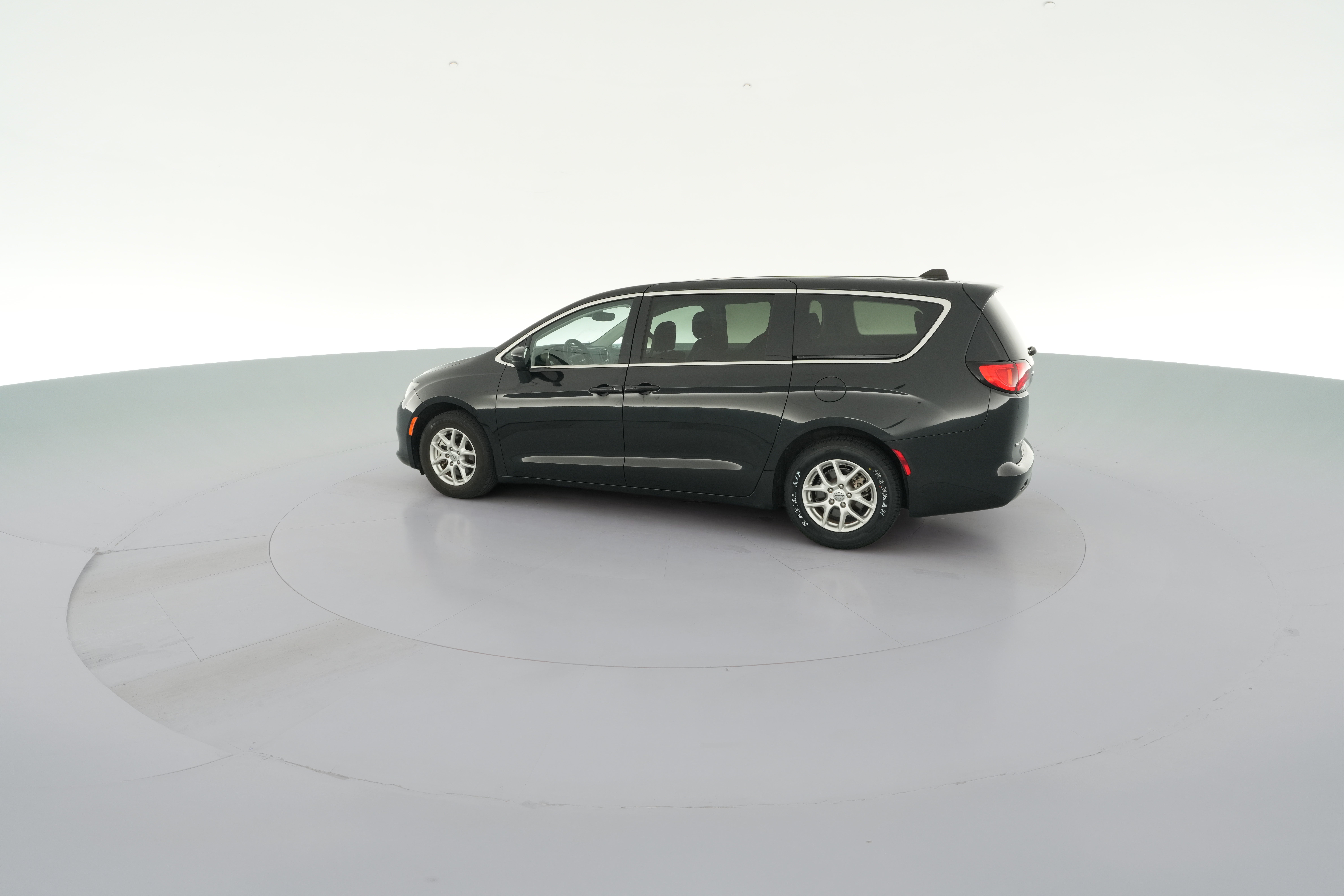 2023 Chrysler Voyager LX - Photo 31