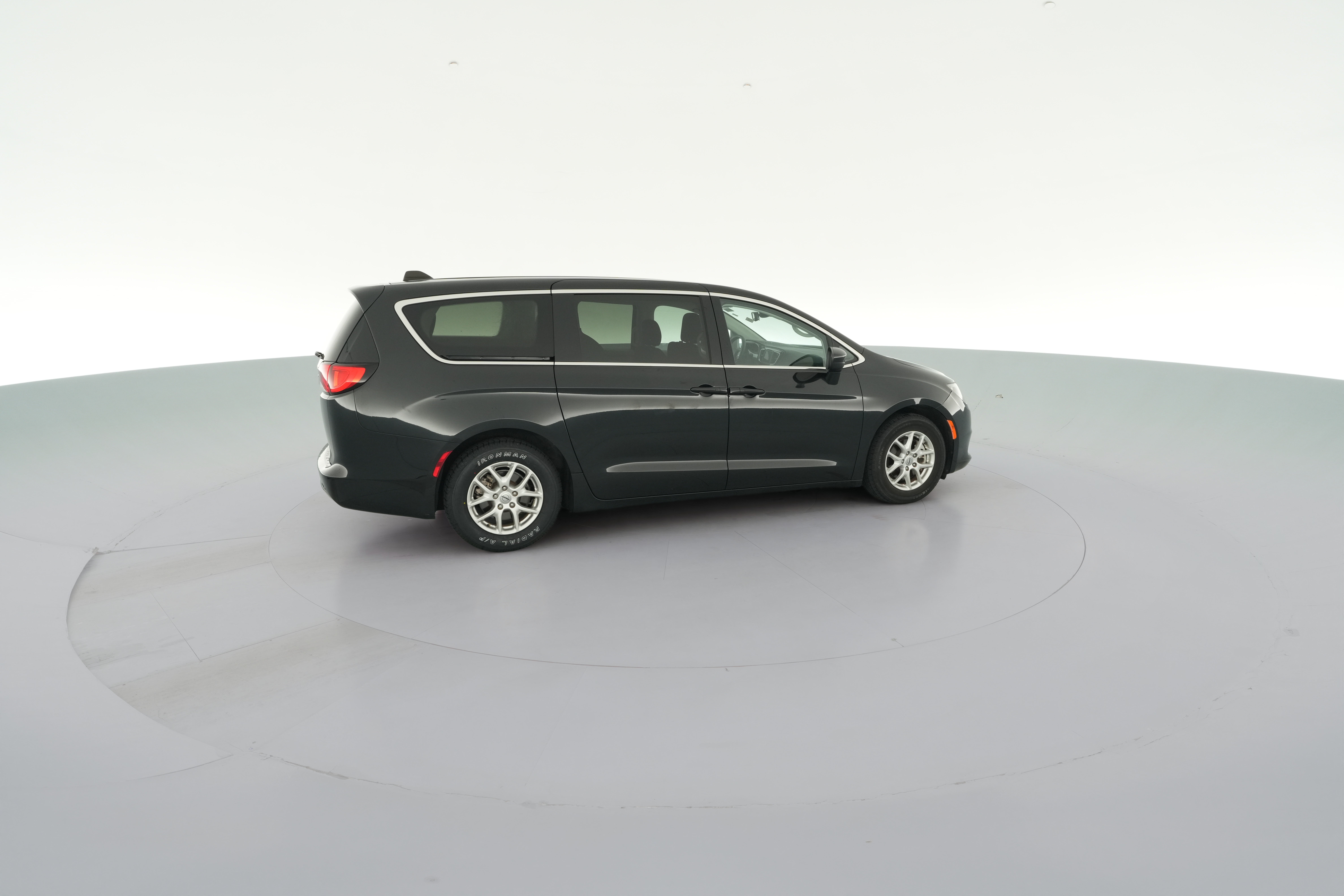 2023 Chrysler Voyager LX - Photo 37