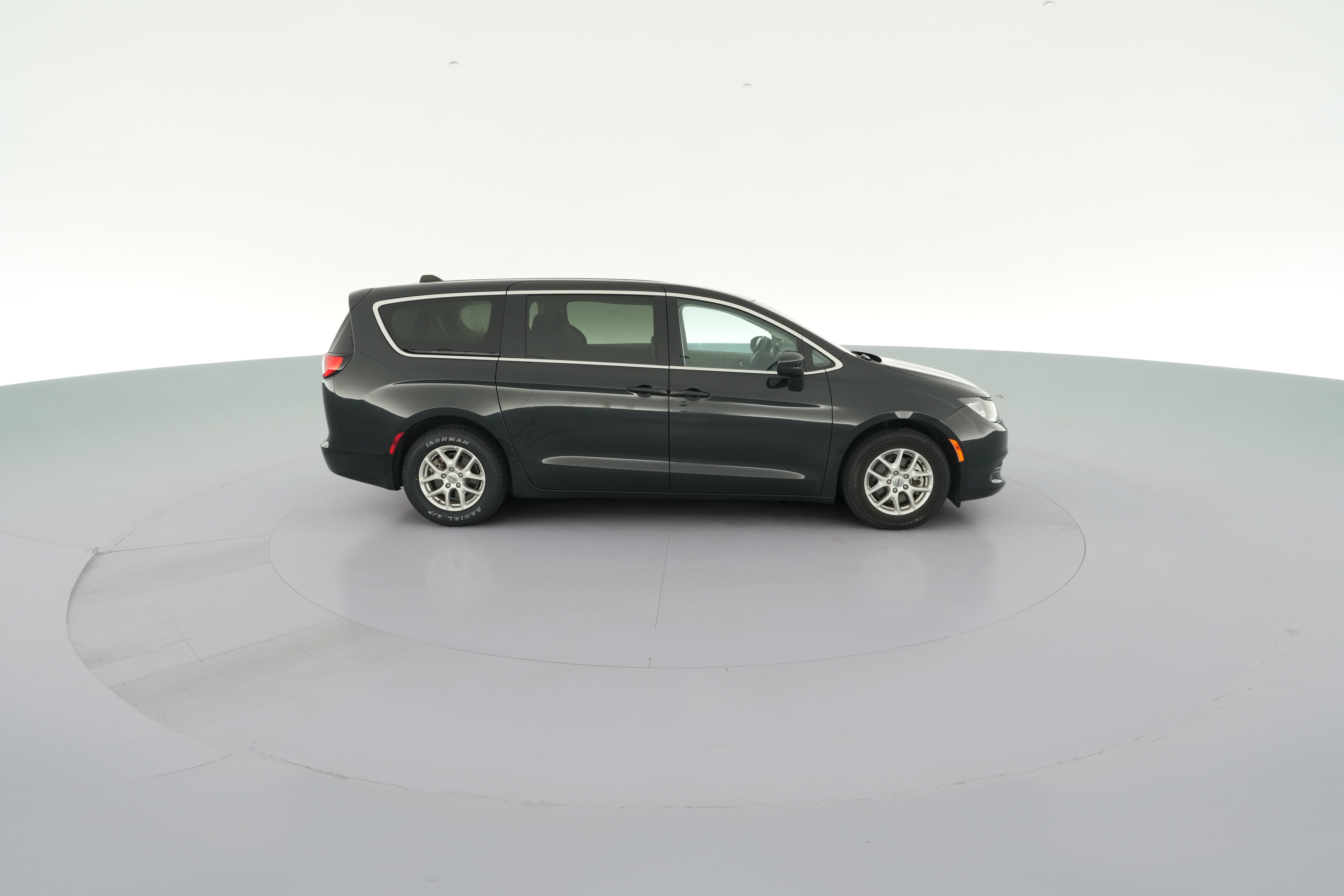 2023 Chrysler Voyager LX - Photo 38